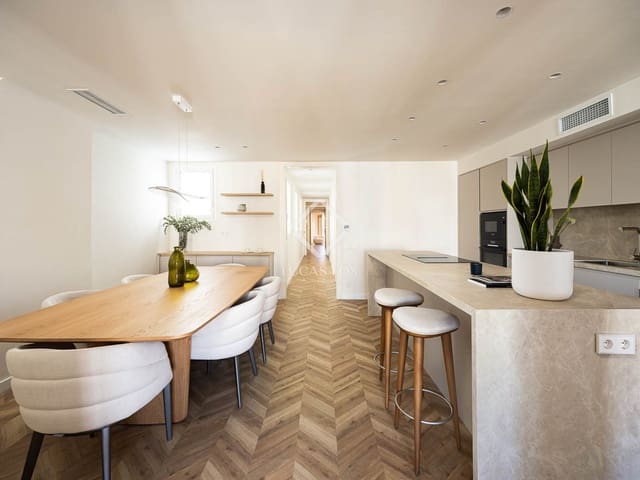 3 slaapkamer Appartement te koop in Barcelona stad - € 1.297.000 (Ref: 9349986)