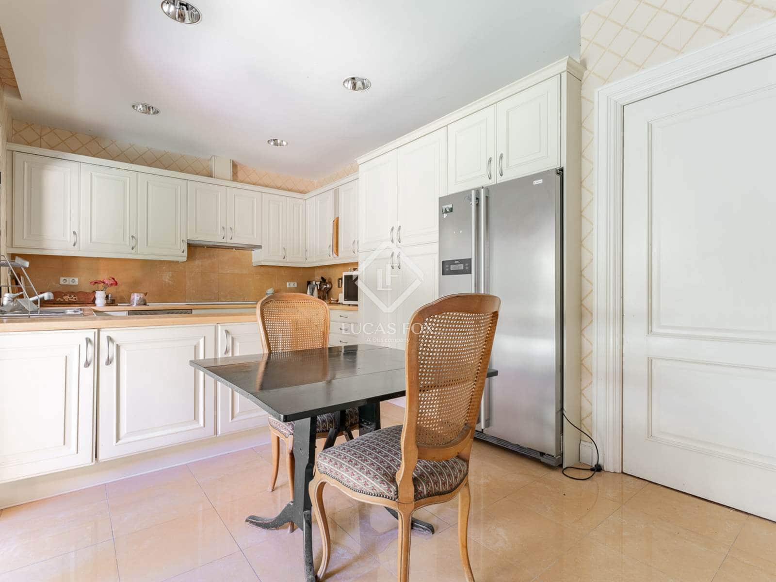 4 soveværelse Villa til salg i Pozuelo de Alarcon med garage - € 1.550.000 (Ref: 9349989)