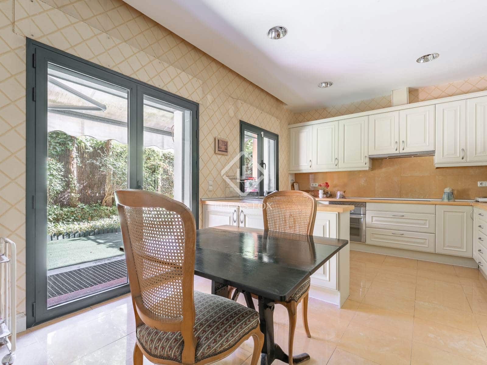 4 soveværelse Villa til salg i Pozuelo de Alarcon med garage - € 1.550.000 (Ref: 9349989)