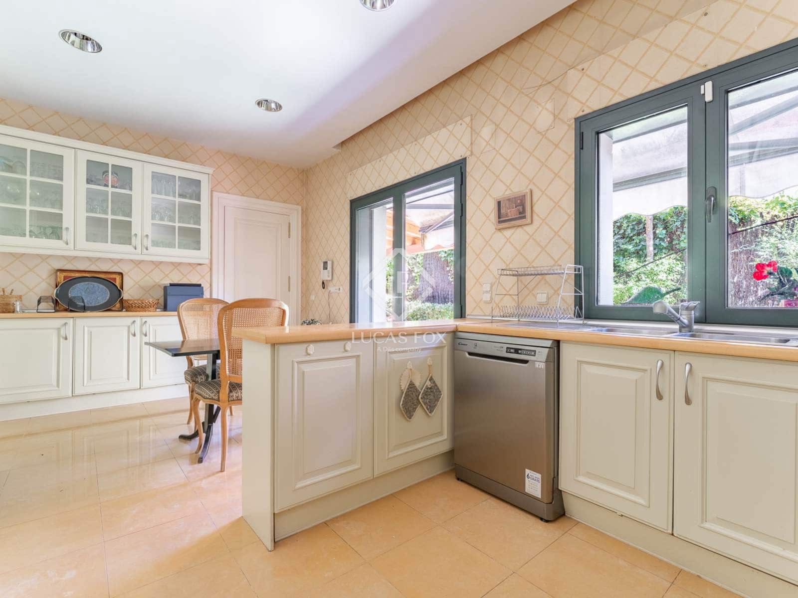 4 soveværelse Villa til salg i Pozuelo de Alarcon med garage - € 1.550.000 (Ref: 9349989)