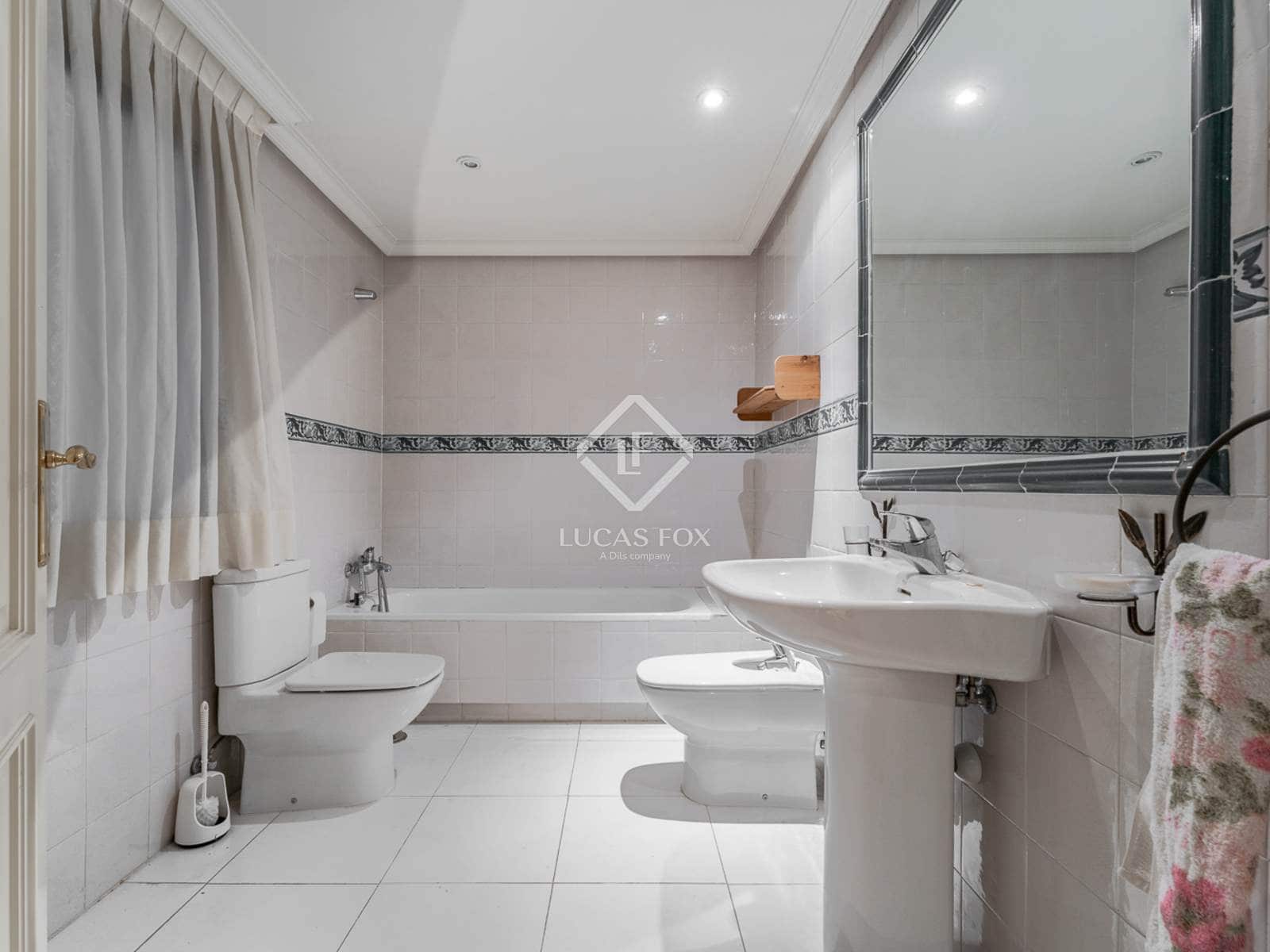 4 soveværelse Villa til salg i Pozuelo de Alarcon med garage - € 1.550.000 (Ref: 9349989)