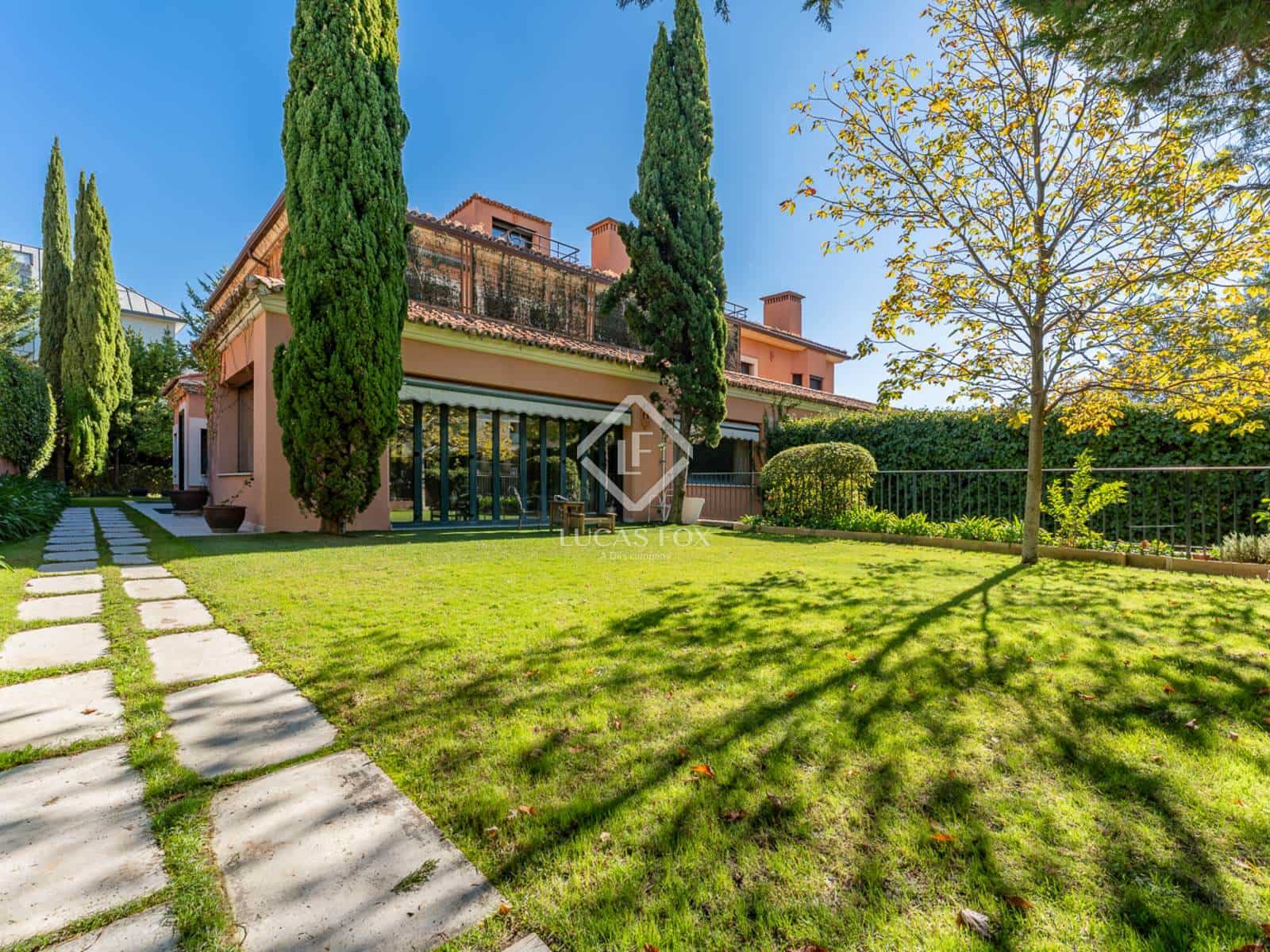 4 soveværelse Villa til salg i Pozuelo de Alarcon med garage - € 1.550.000 (Ref: 9349989)