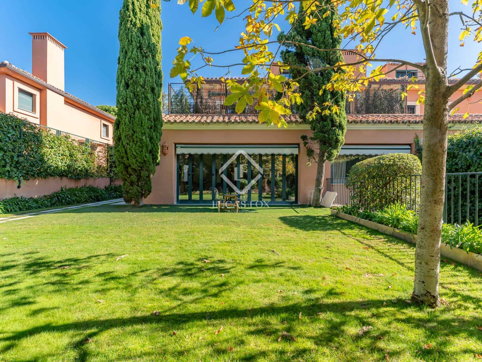 4 soveværelse Villa til salg i Pozuelo de Alarcon med garage - € 1.550.000 (Ref: 9349989)