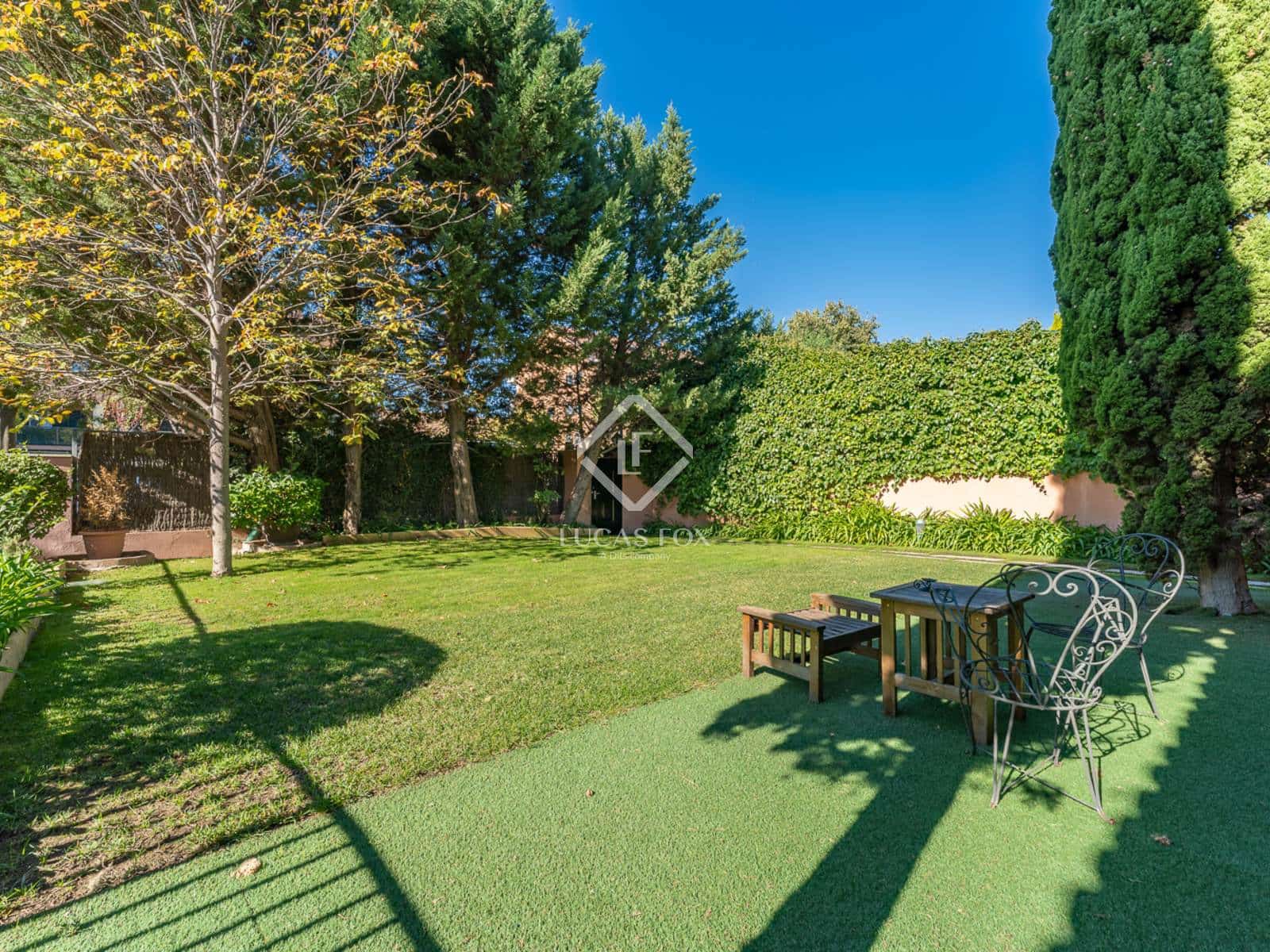 4 soveværelse Villa til salg i Pozuelo de Alarcon med garage - € 1.550.000 (Ref: 9349989)