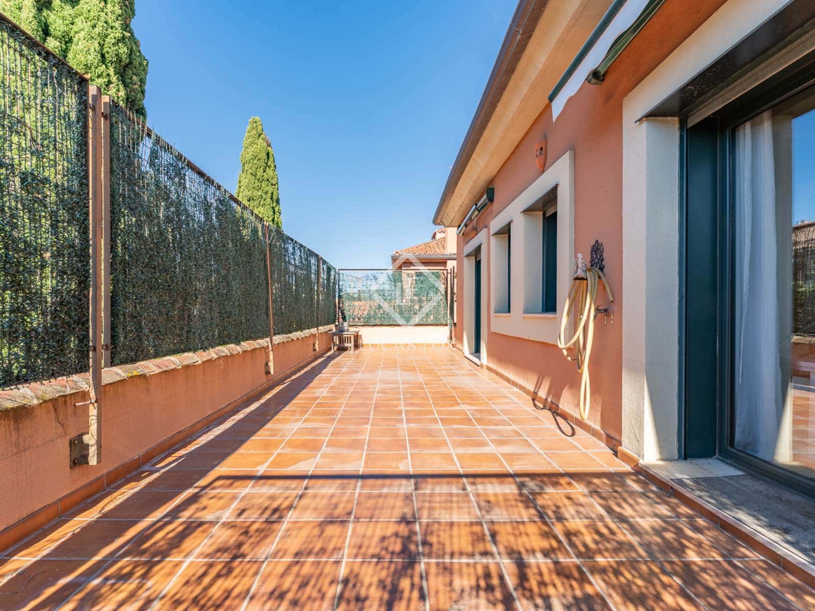 4 soveværelse Villa til salg i Pozuelo de Alarcon med garage - € 1.550.000 (Ref: 9349989)