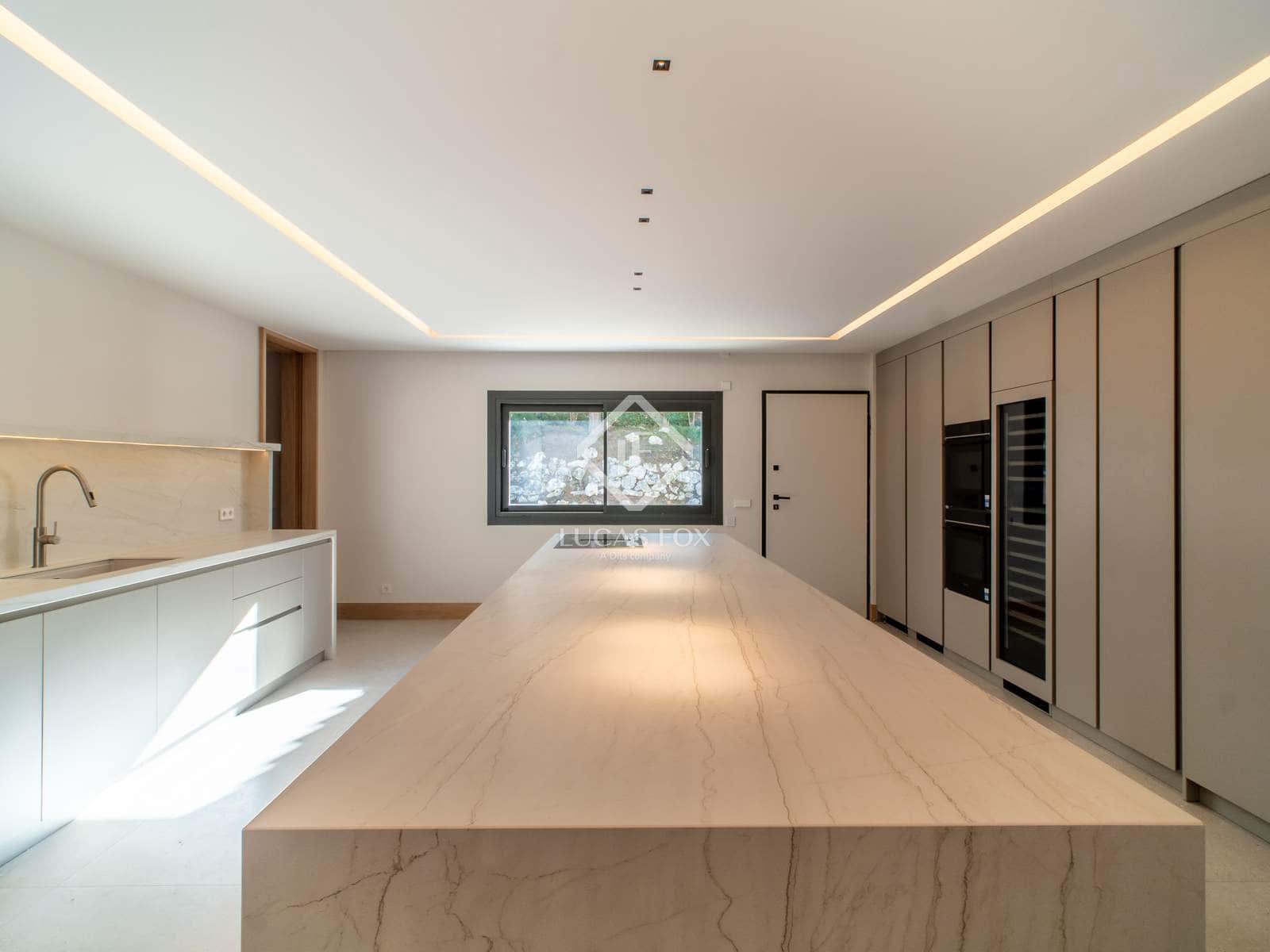 8 slaapkamer Villa te koop in Madrid stad met zwembad - € 7.900.000 (Ref: 9352103)