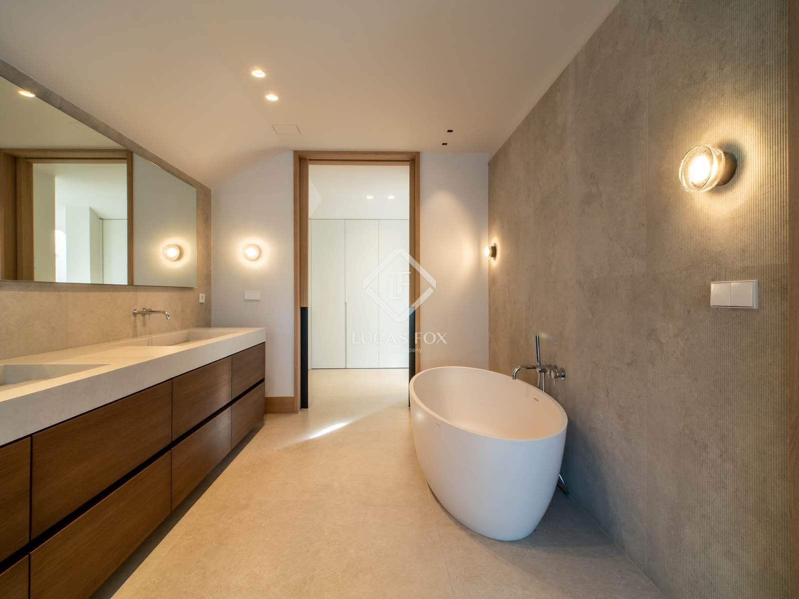 8 slaapkamer Villa te koop in Madrid stad met zwembad - € 7.900.000 (Ref: 9352103)