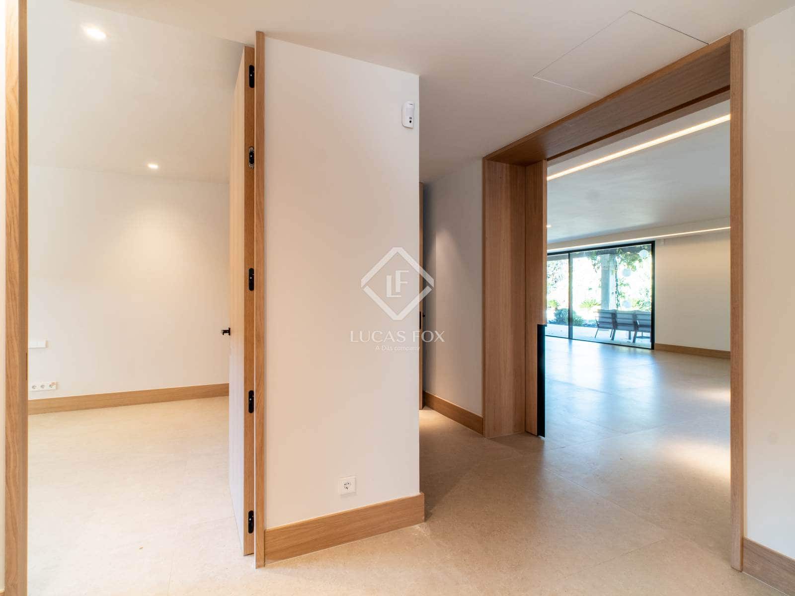 8 slaapkamer Villa te koop in Madrid stad met zwembad - € 7.900.000 (Ref: 9352103)