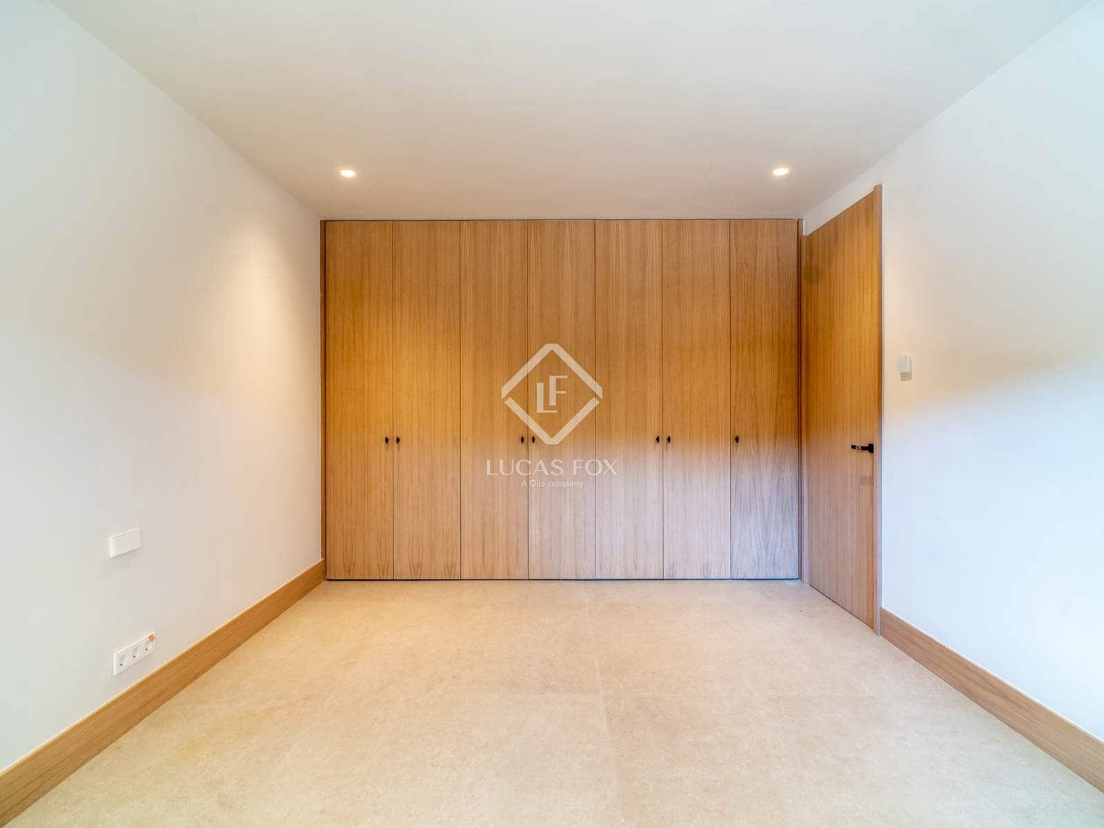 8 slaapkamer Villa te koop in Madrid stad met zwembad - € 7.900.000 (Ref: 9352103)