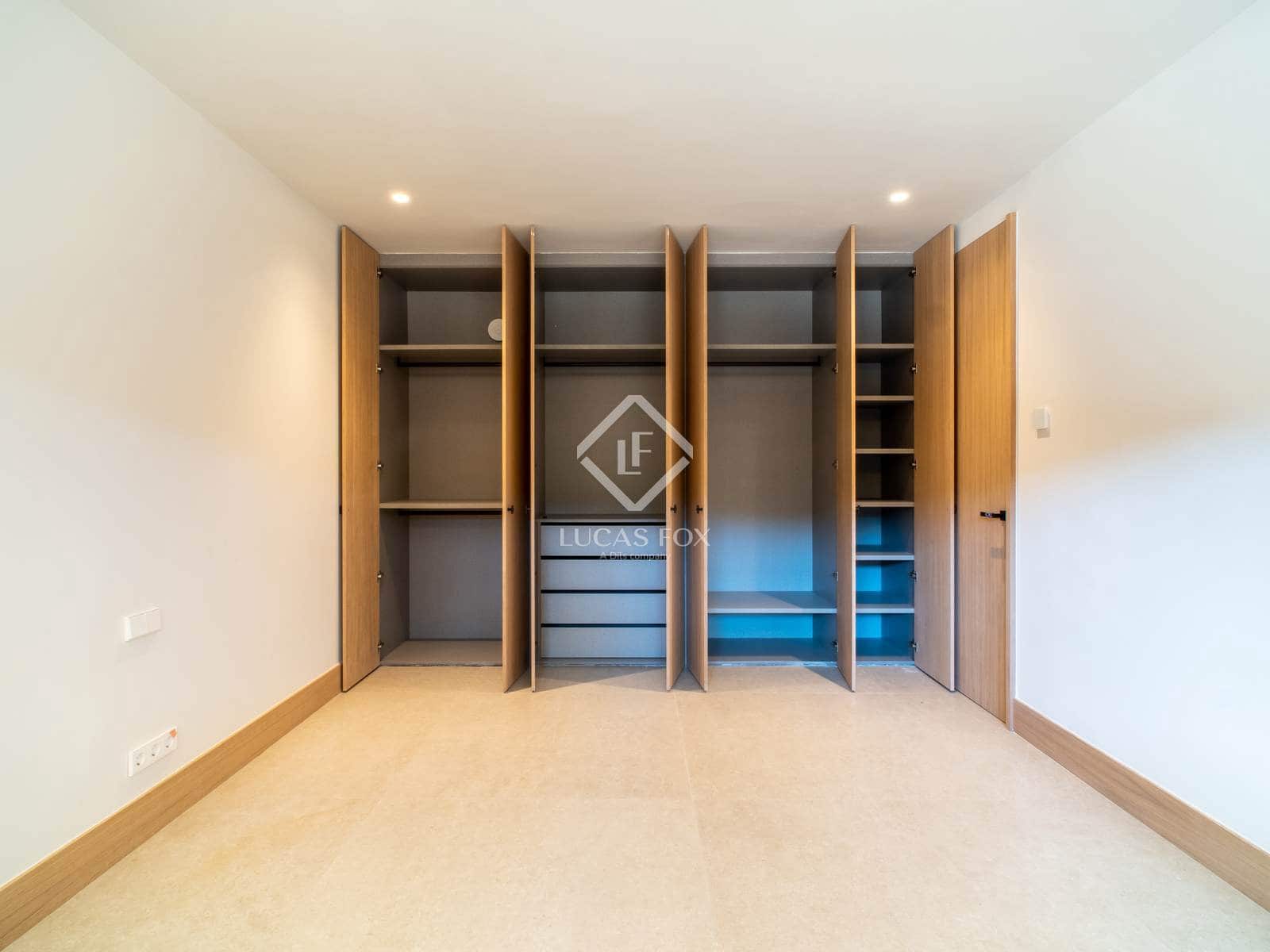 8 slaapkamer Villa te koop in Madrid stad met zwembad - € 7.900.000 (Ref: 9352103)