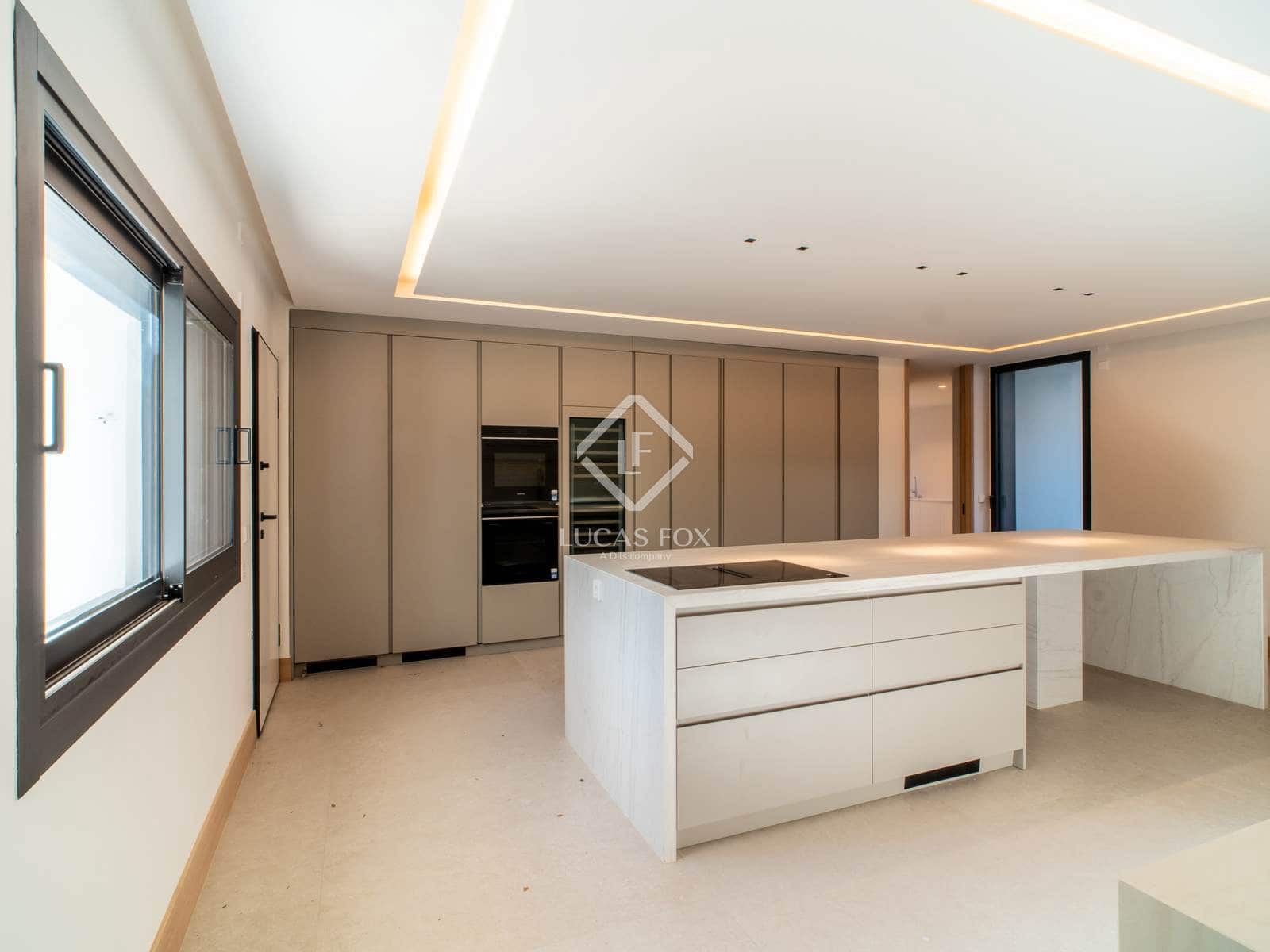 8 slaapkamer Villa te koop in Madrid stad met zwembad - € 7.900.000 (Ref: 9352103)