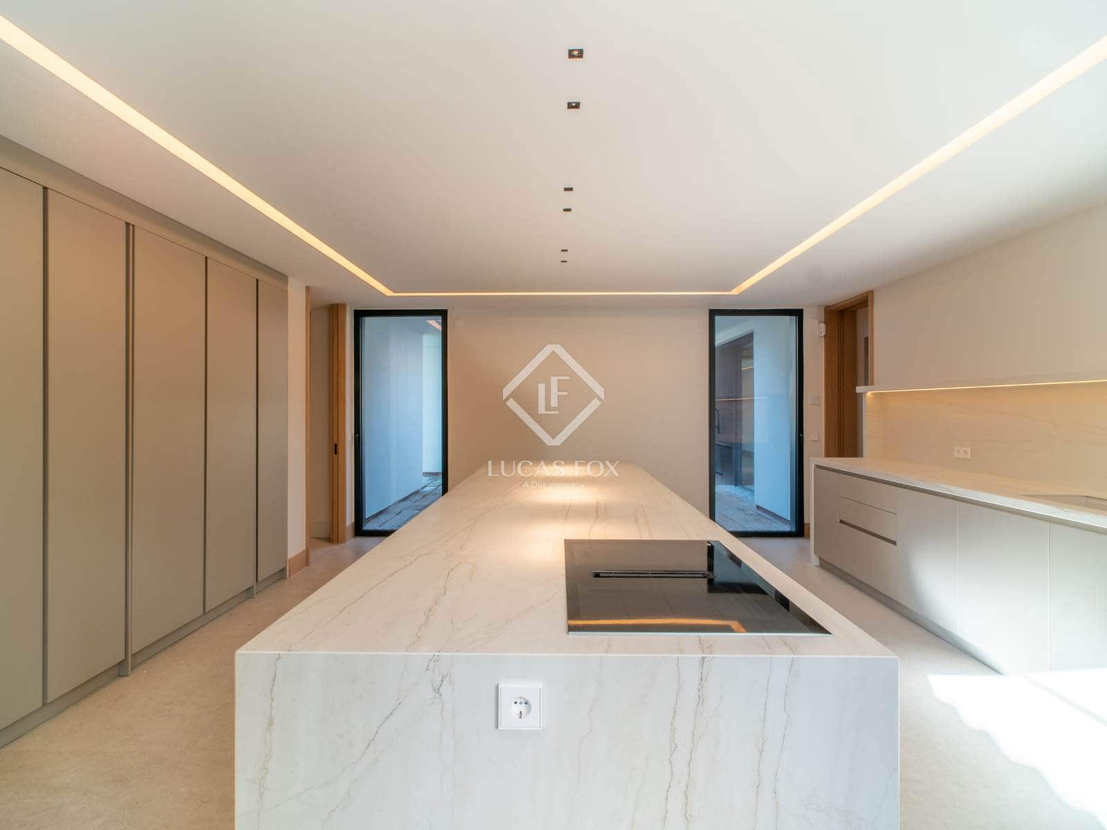 8 slaapkamer Villa te koop in Madrid stad met zwembad - € 7.900.000 (Ref: 9352103)