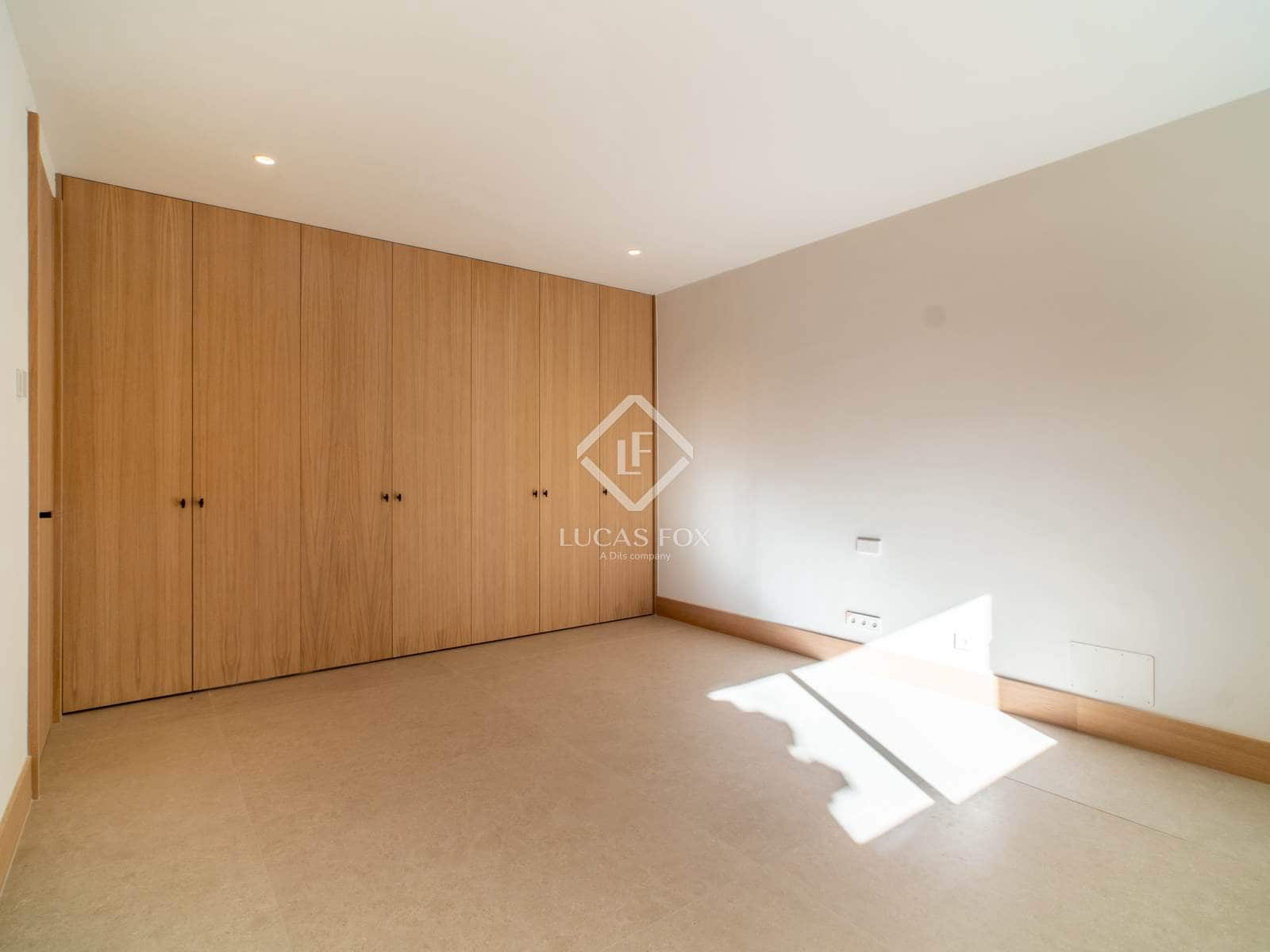 8 slaapkamer Villa te koop in Madrid stad met zwembad - € 7.900.000 (Ref: 9352103)