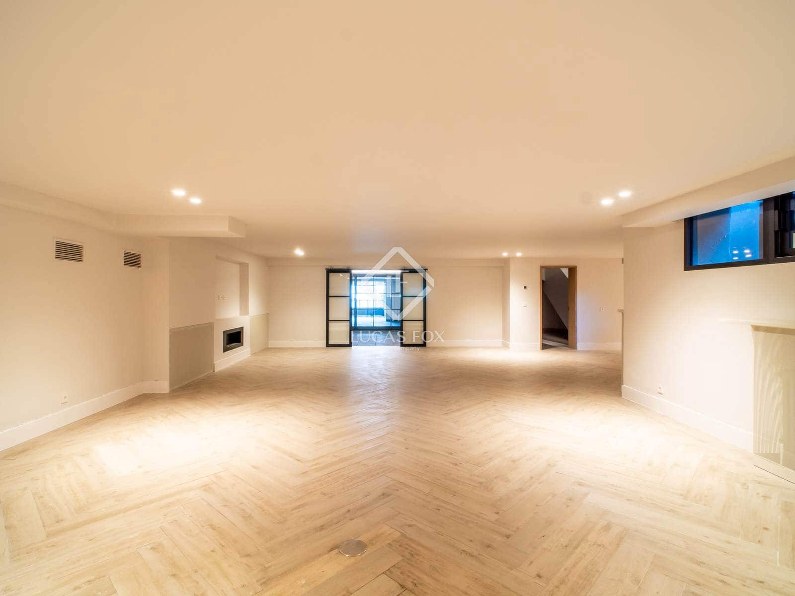 8 slaapkamer Villa te koop in Madrid stad met zwembad - € 7.900.000 (Ref: 9352103)