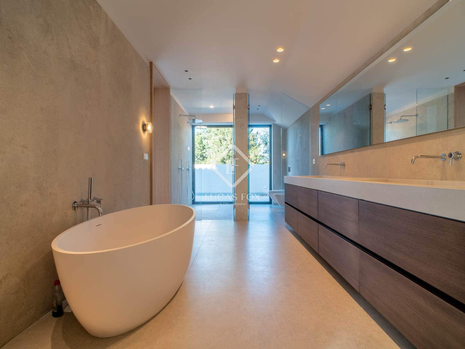 8 slaapkamer Villa te koop in Madrid stad met zwembad - € 7.900.000 (Ref: 9352103)