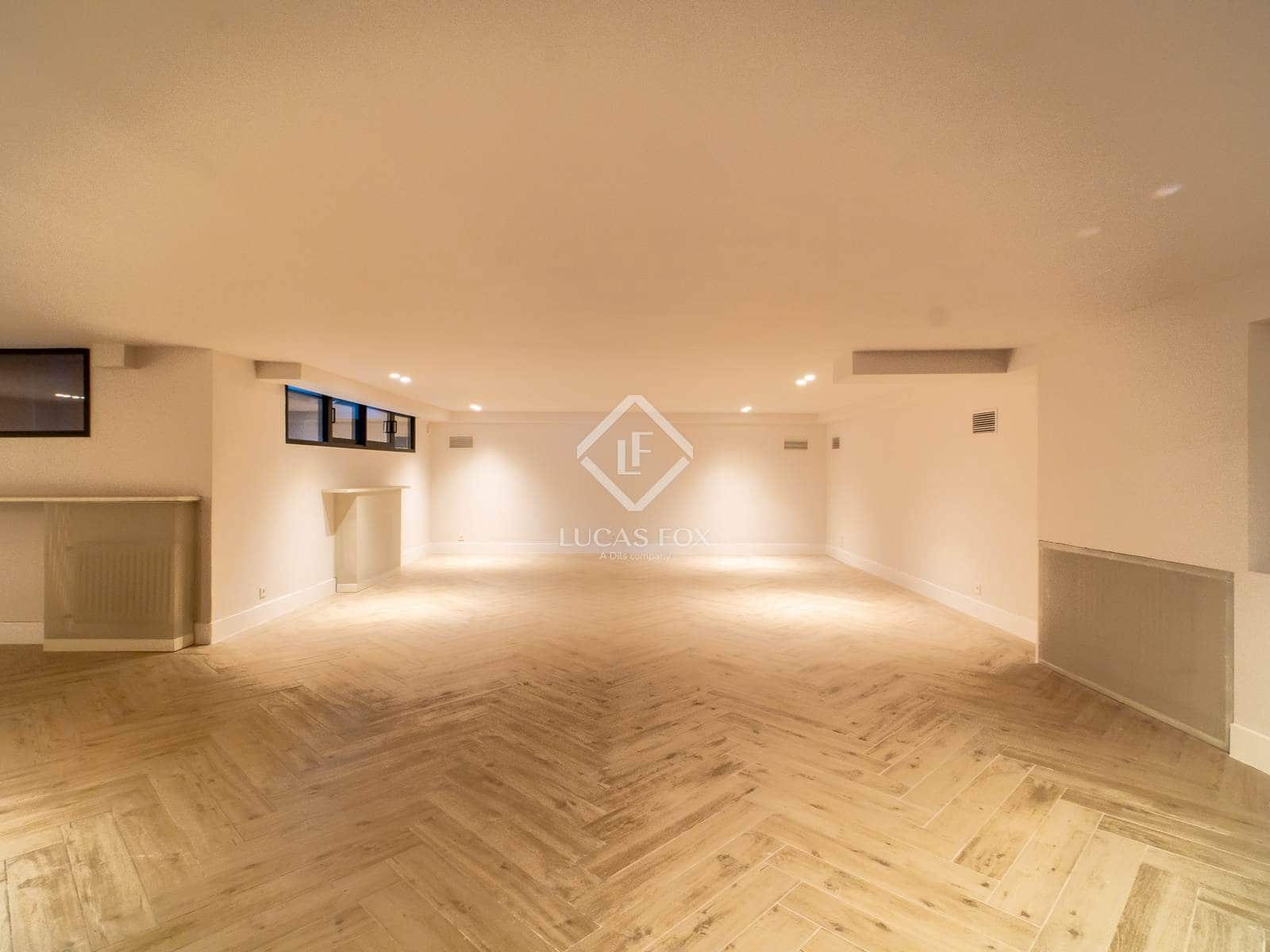 8 slaapkamer Villa te koop in Madrid stad met zwembad - € 7.900.000 (Ref: 9352103)