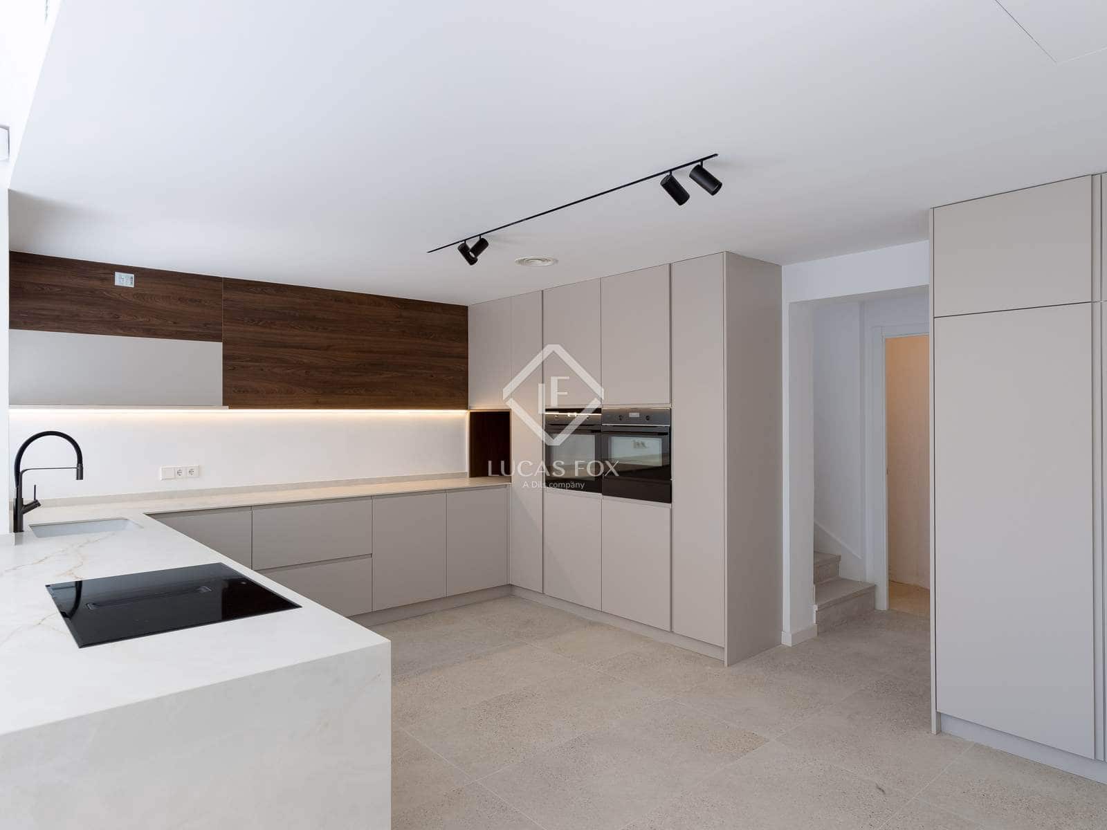 4 bedroom Villa for sale in Arenys de Mar with pool - € 1,150,000 (Ref: 9352104)