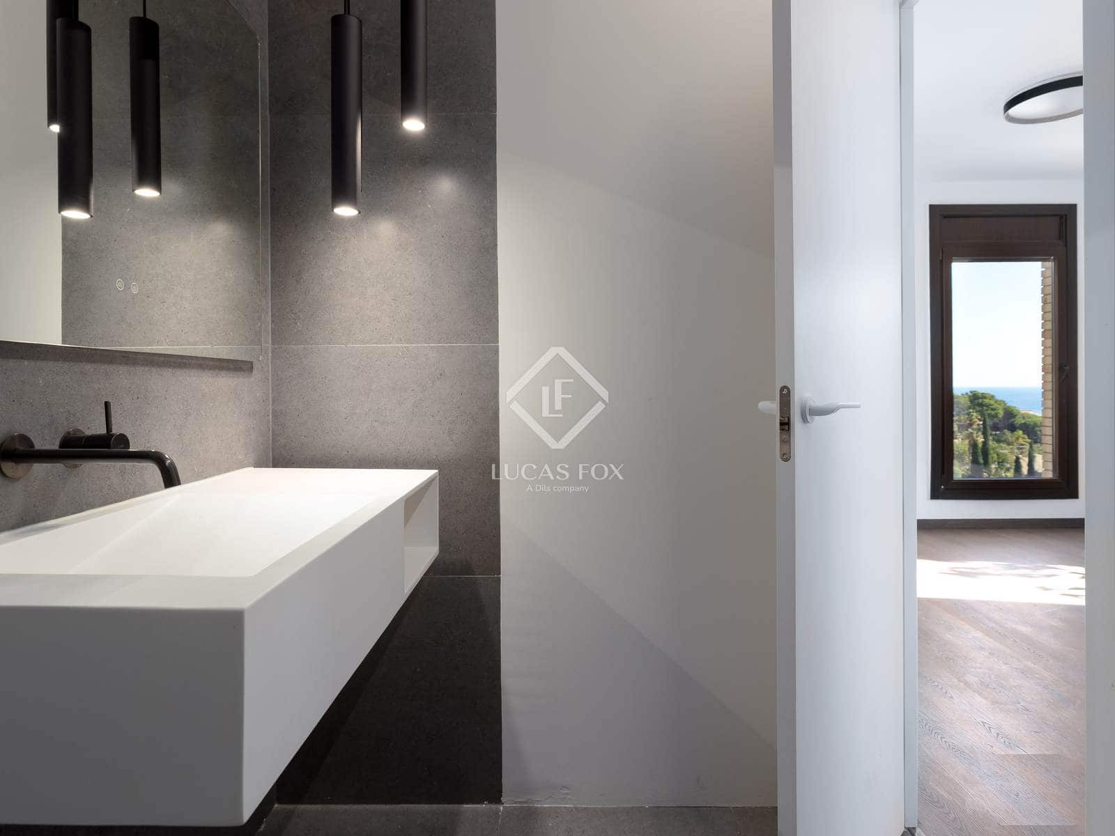 4 bedroom Villa for sale in Arenys de Mar with pool - € 1,150,000 (Ref: 9352104)