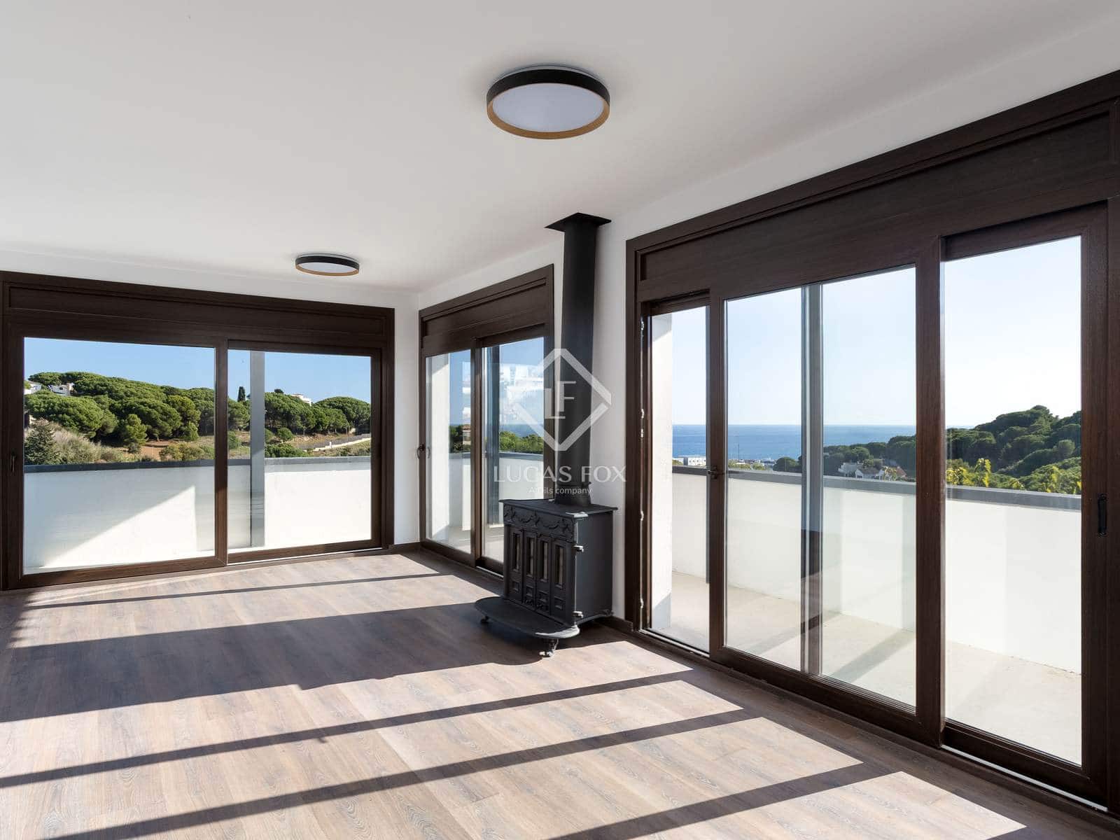 4 bedroom Villa for sale in Arenys de Mar with pool - € 1,150,000 (Ref: 9352104)