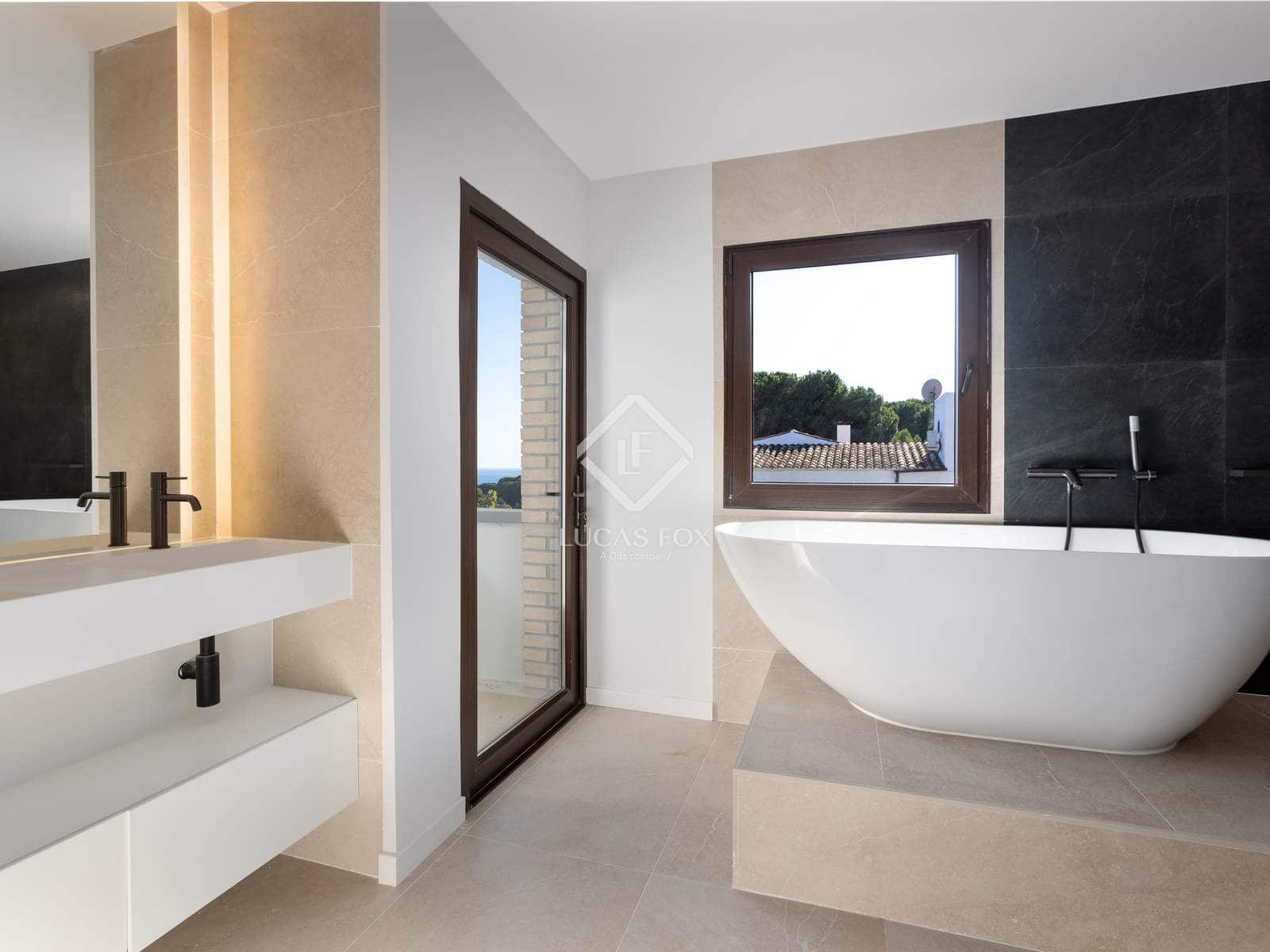 4 bedroom Villa for sale in Arenys de Mar with pool - € 1,150,000 (Ref: 9352104)