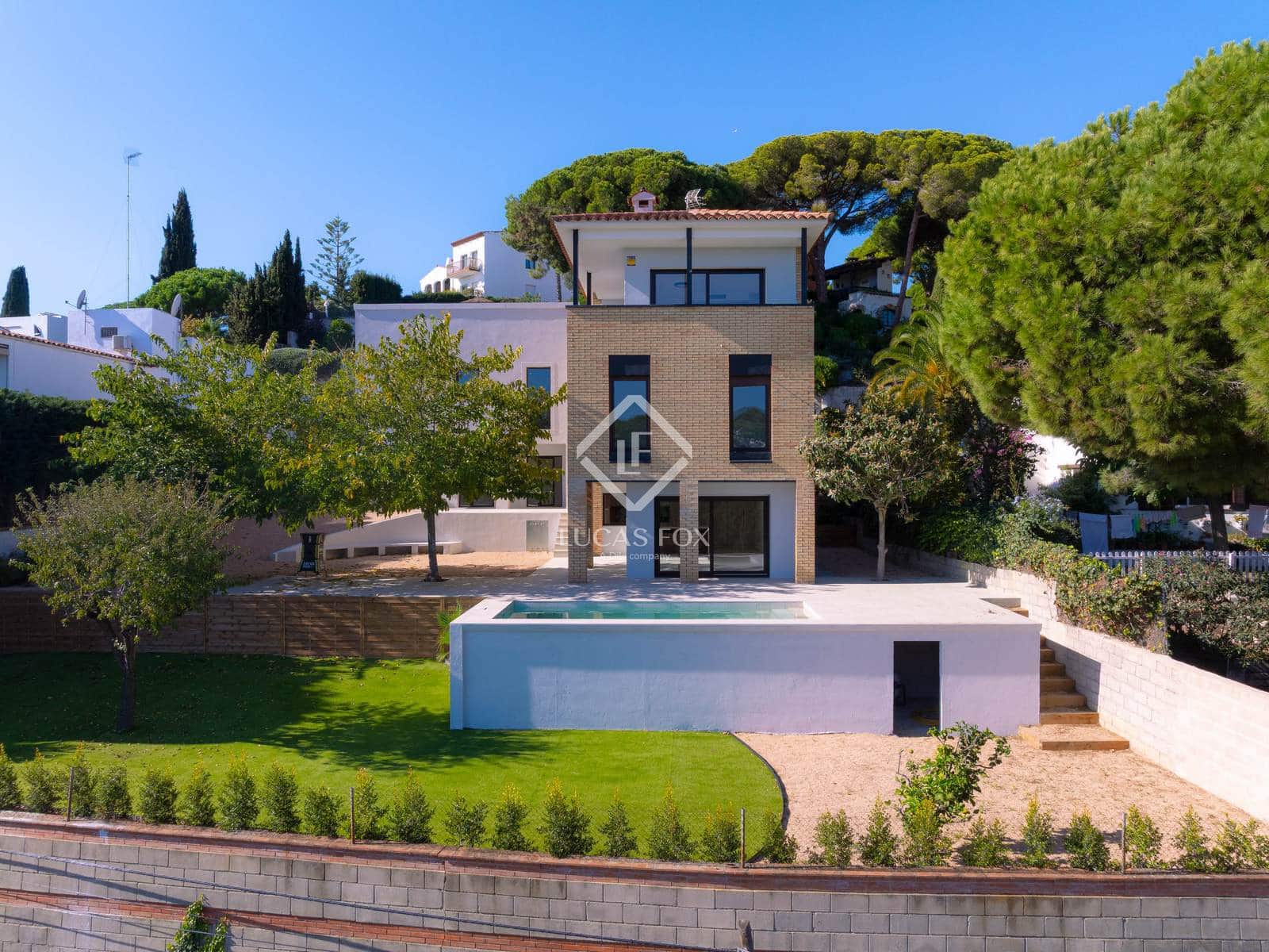 4 bedroom Villa for sale in Arenys de Mar with pool - € 1,150,000 (Ref: 9352104)