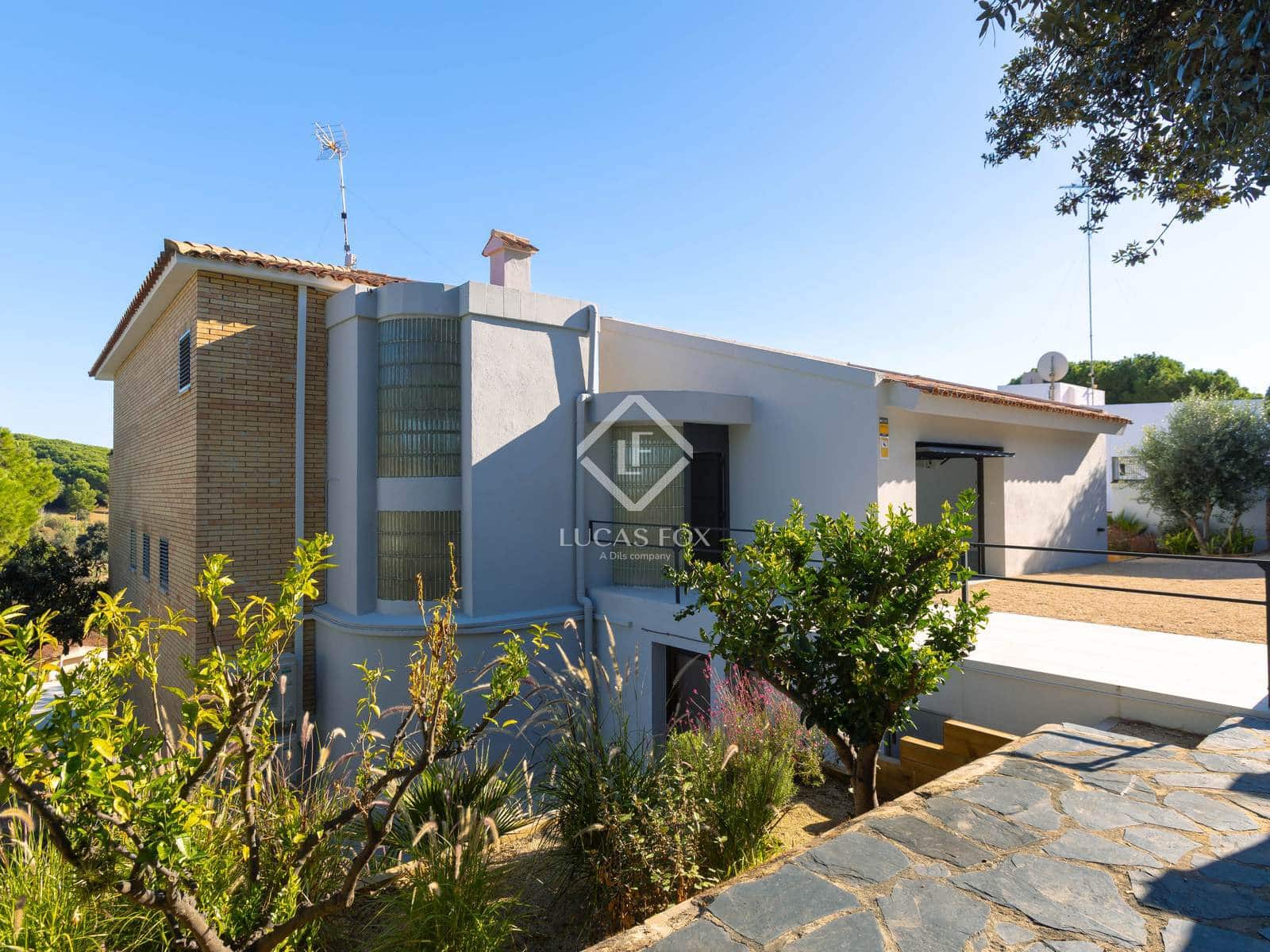 4 bedroom Villa for sale in Arenys de Mar with pool - € 1,150,000 (Ref: 9352104)