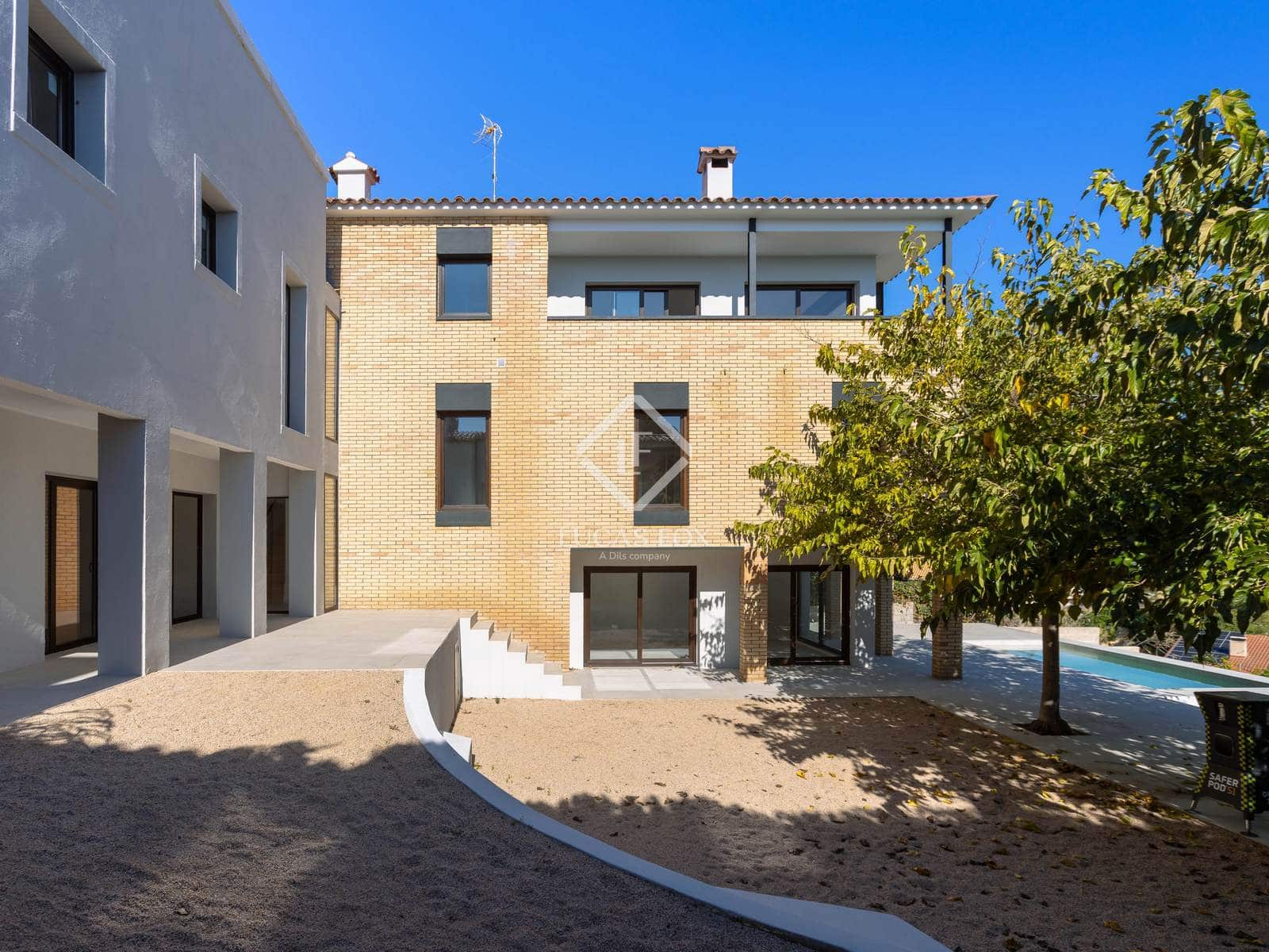 4 bedroom Villa for sale in Arenys de Mar with pool - € 1,150,000 (Ref: 9352104)