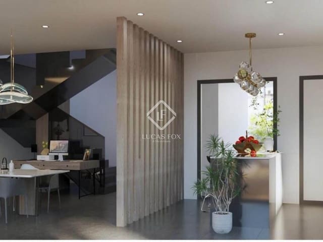 4 bedroom Villa for sale in Madrid city with pool garage - € 589,000 (Ref: 9352105)