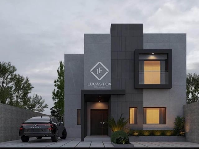 4 bedroom Villa for sale in Madrid city with pool garage - € 589,000 (Ref: 9352105)