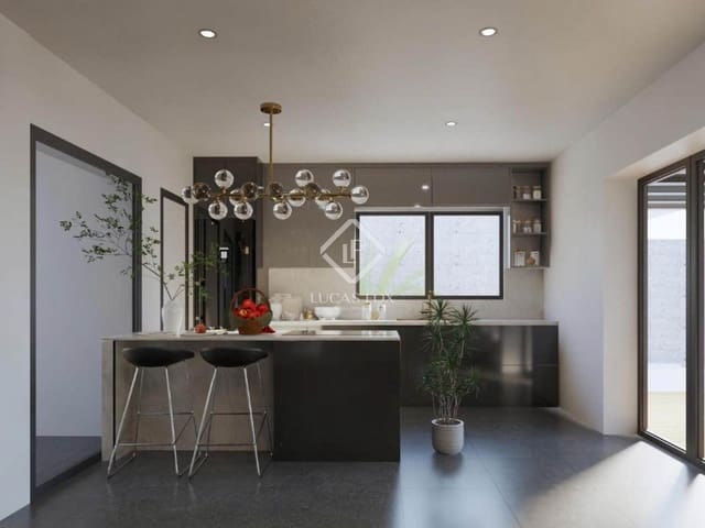 4 bedroom Villa for sale in Madrid city with pool garage - € 589,000 (Ref: 9352105)