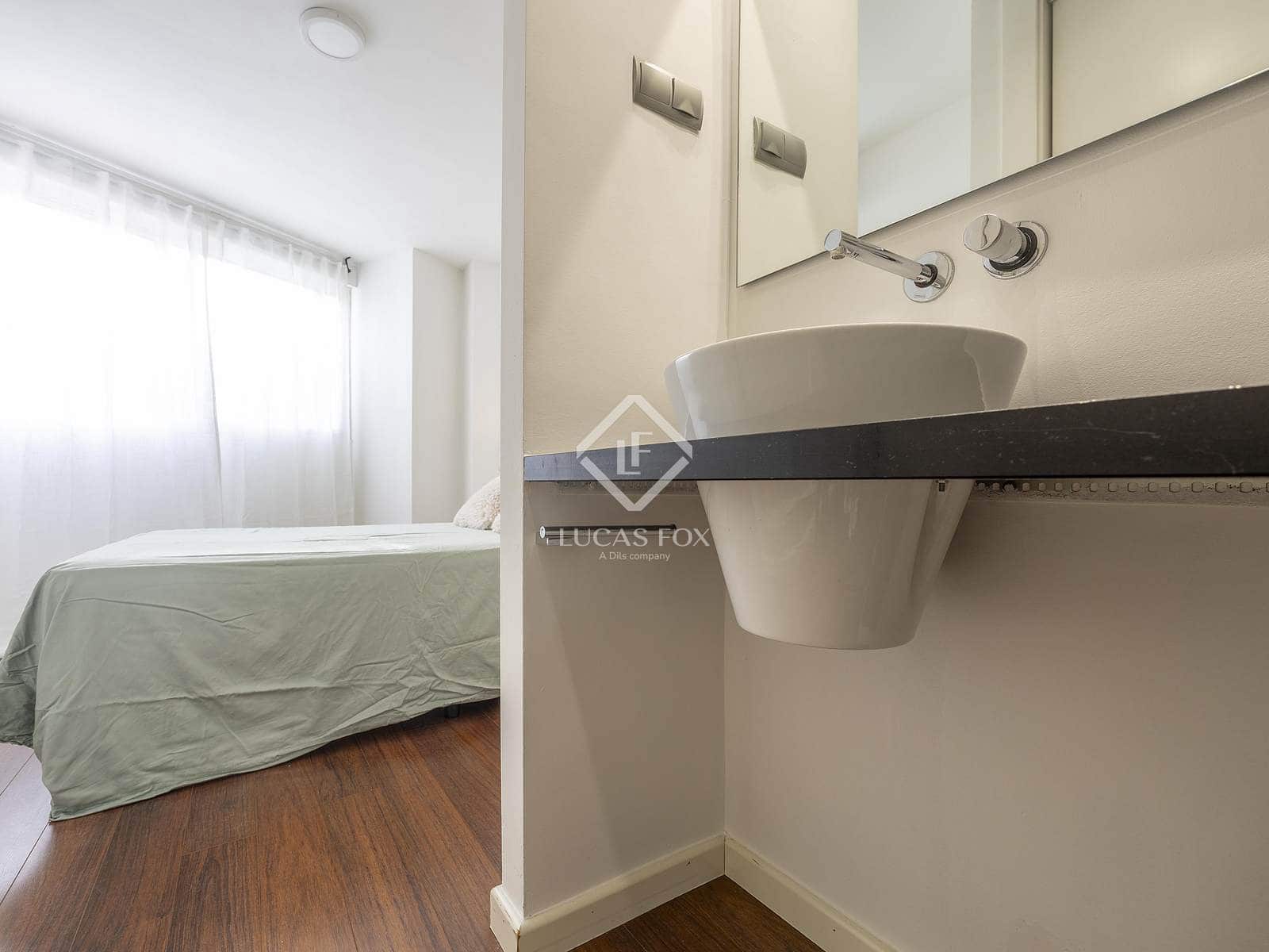Appartement de 2 chambres à louer à Valence ville avec garage - 2 200 € (Ref: 9352106)