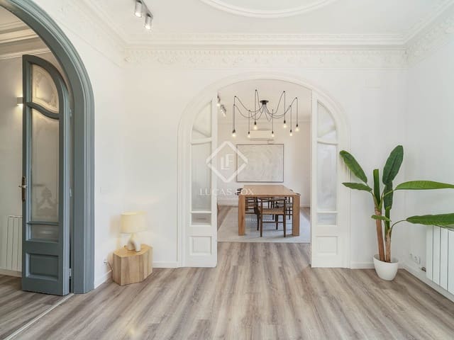 4 bedroom Apartment for sale in Barcelona city - € 995,000 (Ref: 9353820)