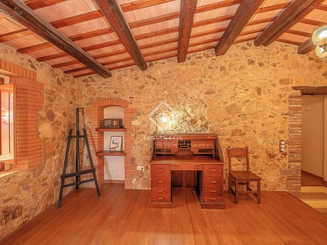 4 bedroom Finca/Country House for sale in Sant Antoni de Calonge, Calonge i Sant Antoni with garage - € 990,000 (Ref: 9353929)