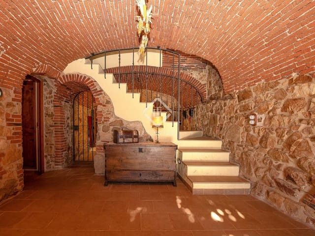 4 bedroom Finca/Country House for sale in Sant Antoni de Calonge, Calonge i Sant Antoni with garage - € 990,000 (Ref: 9353929)