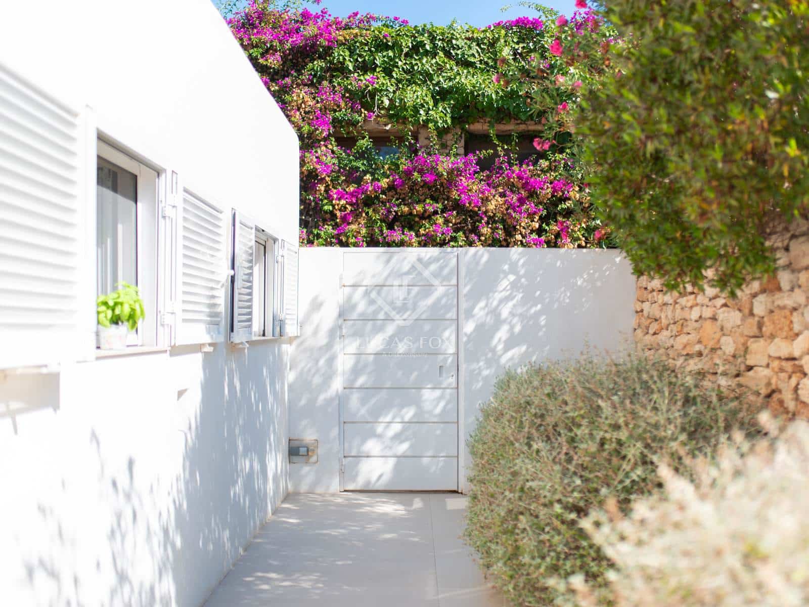 4 sovrum Villa till salu i Roca Llisa med pool garage - 1 890 000 € (Ref: 9354102)