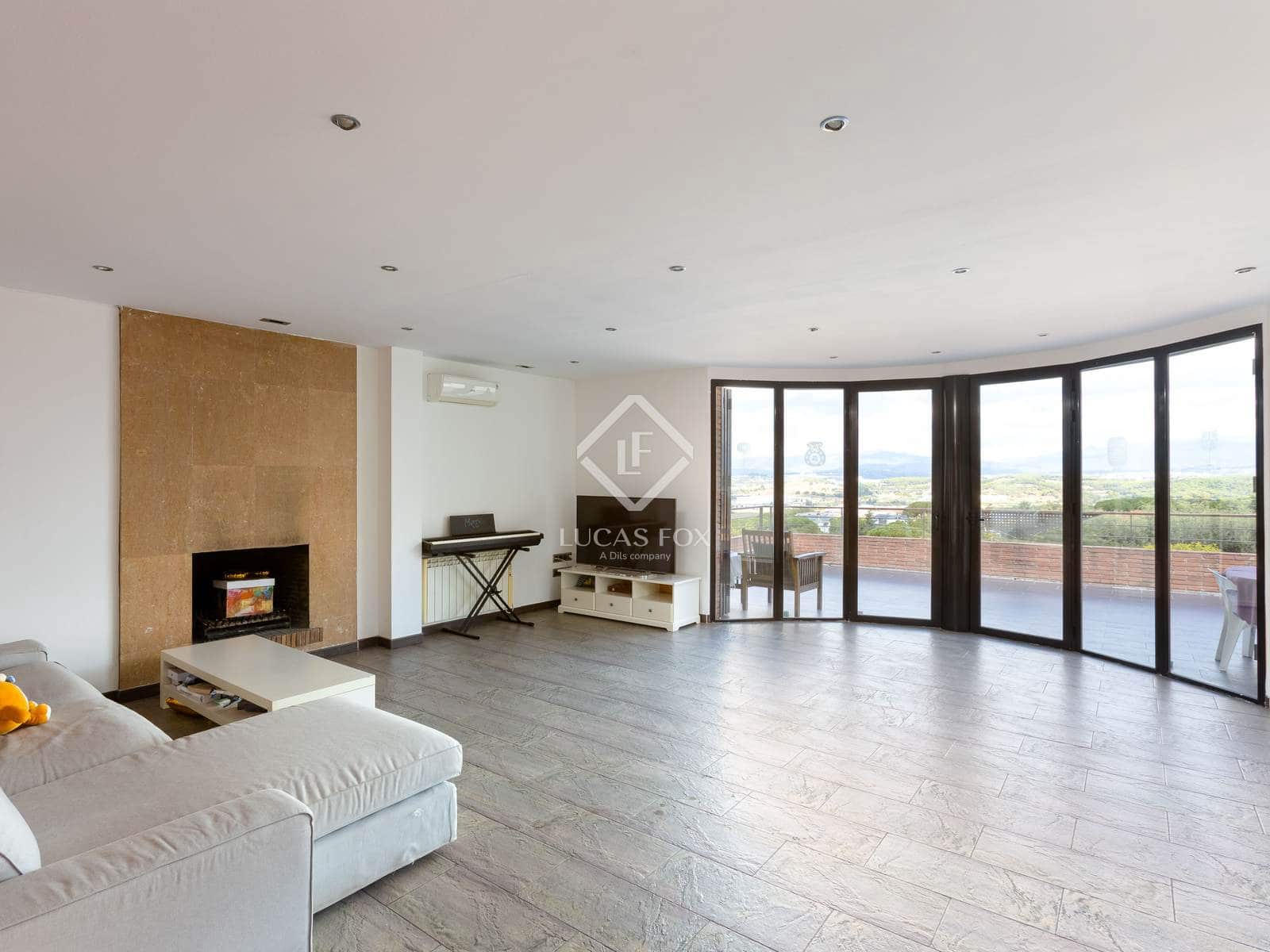 5 soveværelse Villa til salg i Vallromanes med swimmingpool garage - € 649.000 (Ref: 9354103)