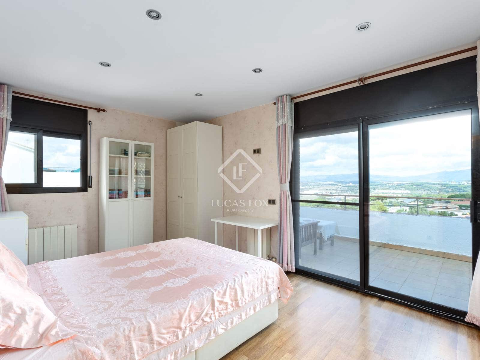 5 soveværelse Villa til salg i Vallromanes med swimmingpool garage - € 649.000 (Ref: 9354103)