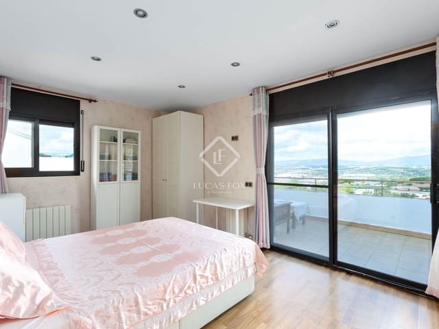 5 soveværelse Villa til salg i Vallromanes med swimmingpool garage - € 649.000 (Ref: 9354103)