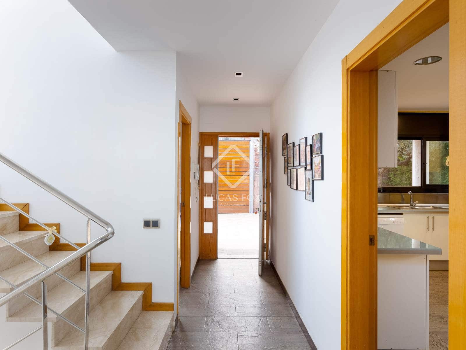 5 soveværelse Villa til salg i Vallromanes med swimmingpool garage - € 649.000 (Ref: 9354103)