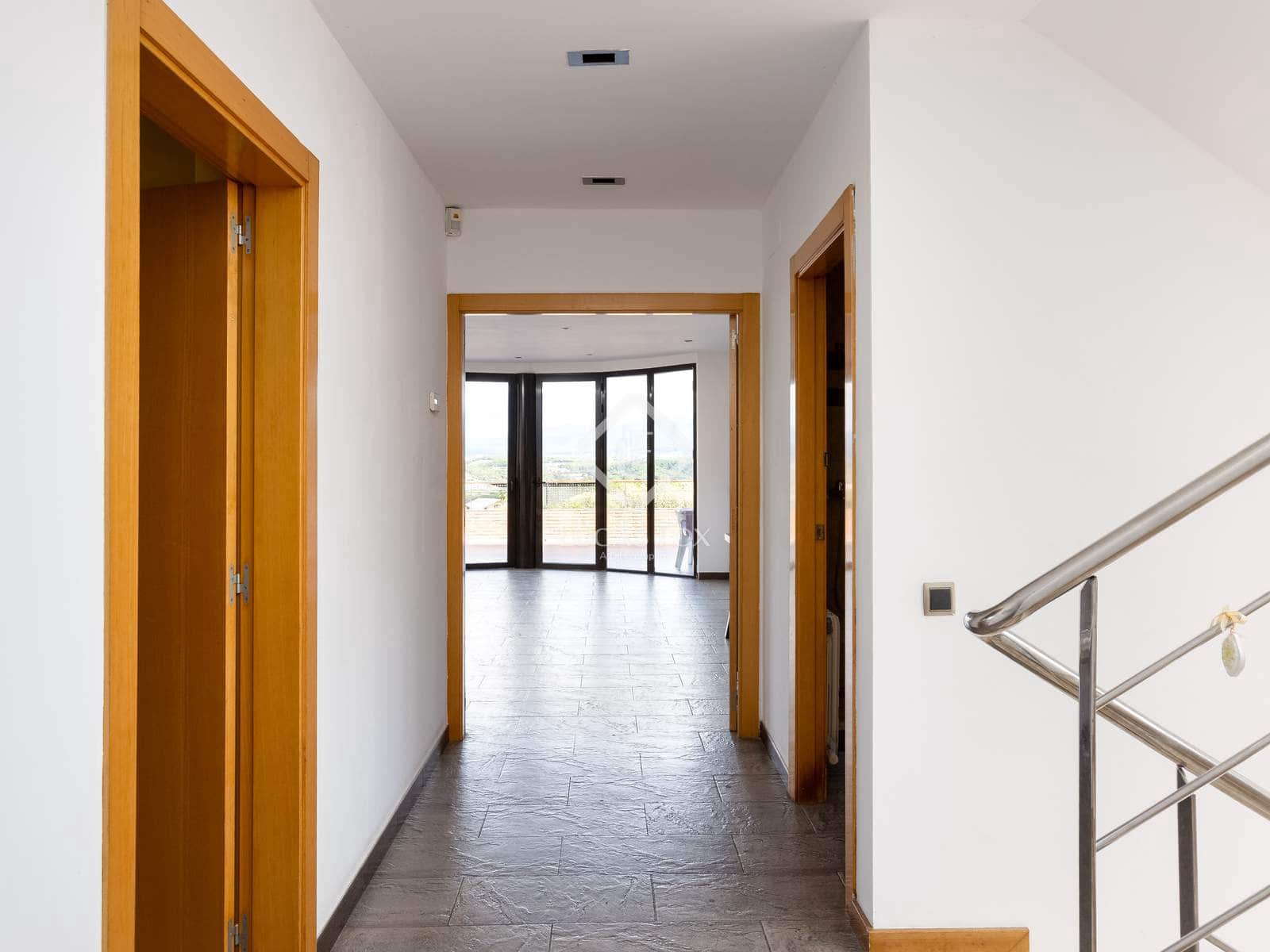 5 soveværelse Villa til salg i Vallromanes med swimmingpool garage - € 649.000 (Ref: 9354103)