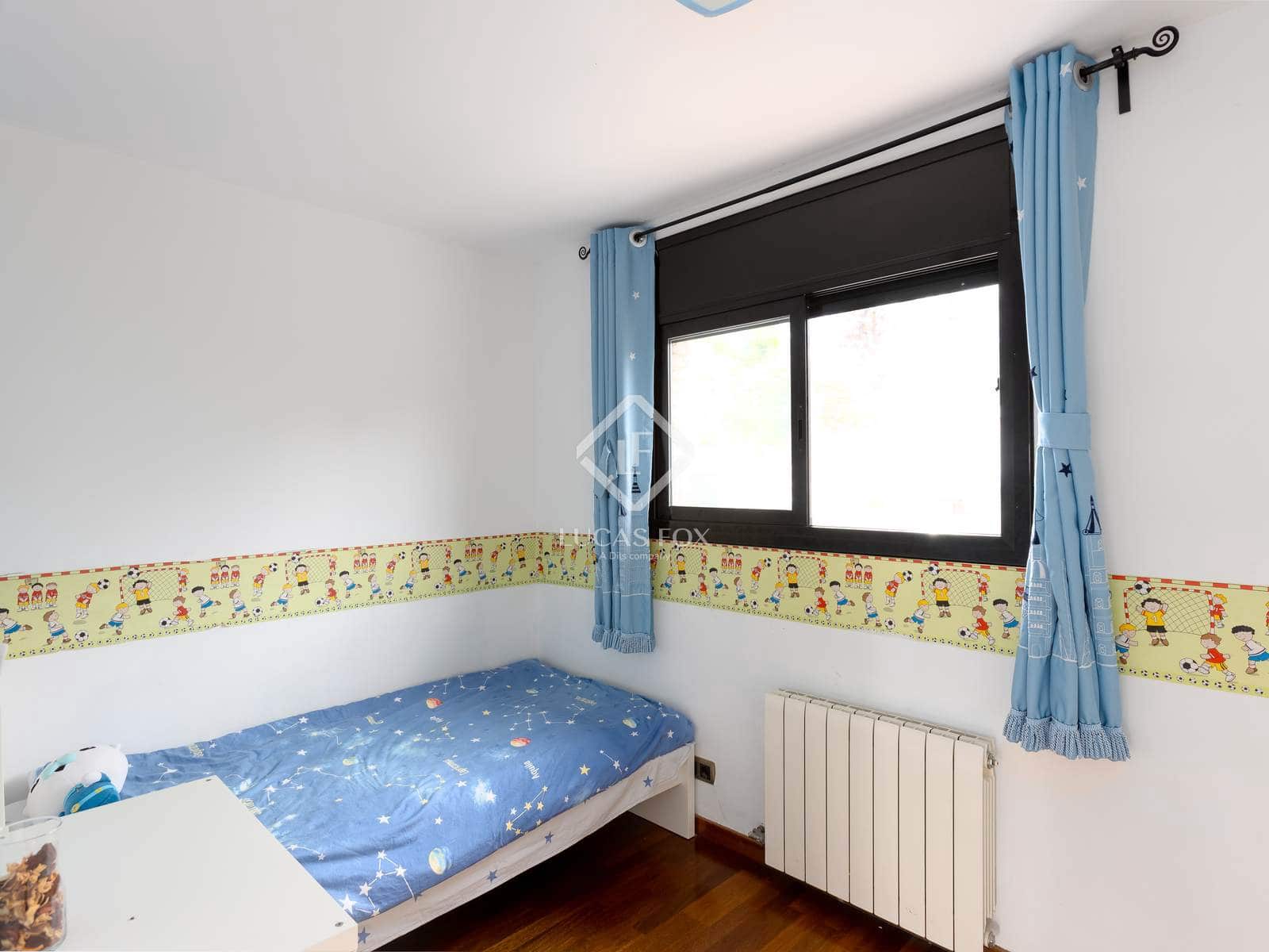 5 soveværelse Villa til salg i Vallromanes med swimmingpool garage - € 649.000 (Ref: 9354103)