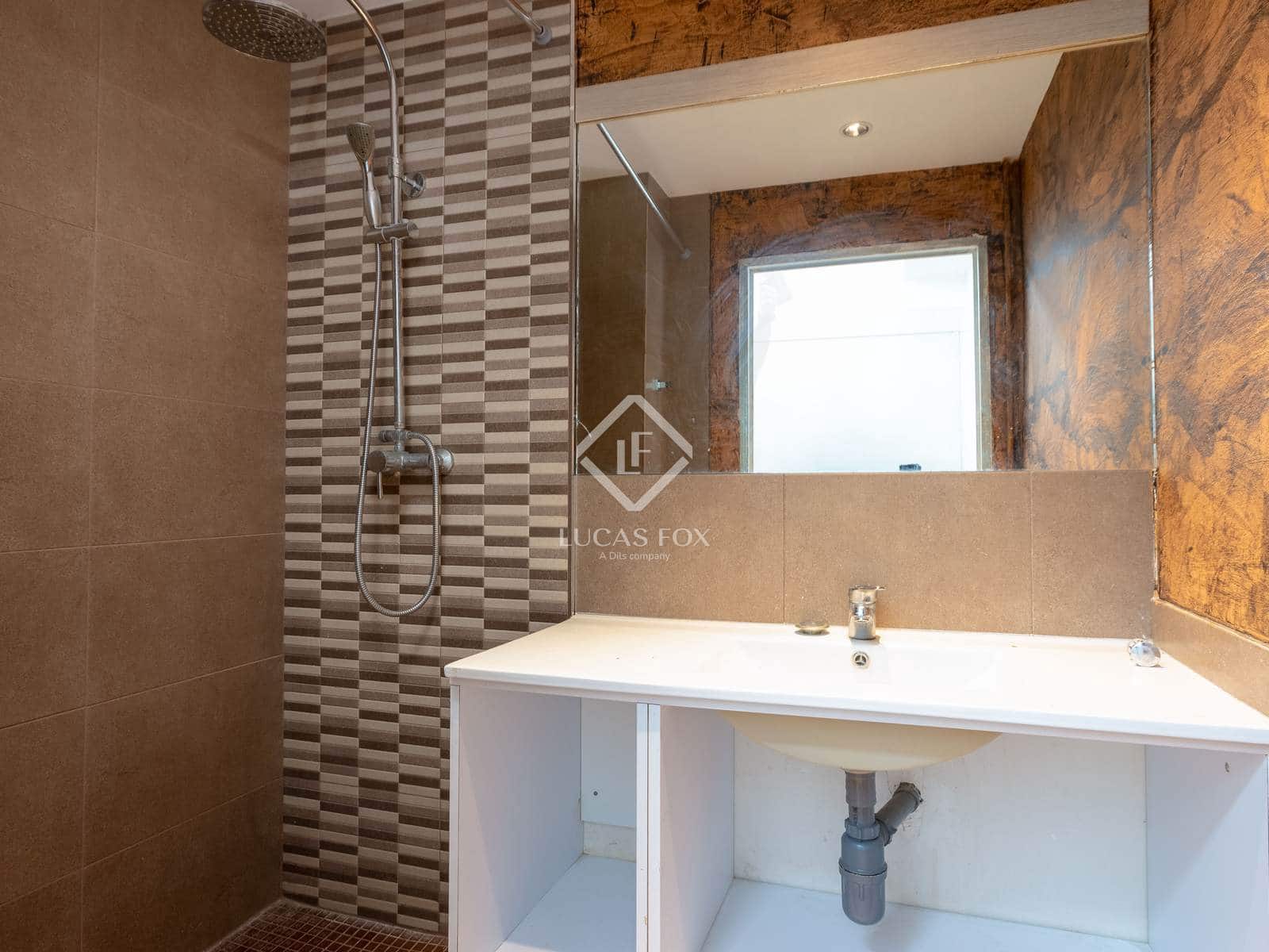 5 soveværelse Villa til salg i Vallromanes med swimmingpool garage - € 649.000 (Ref: 9354103)