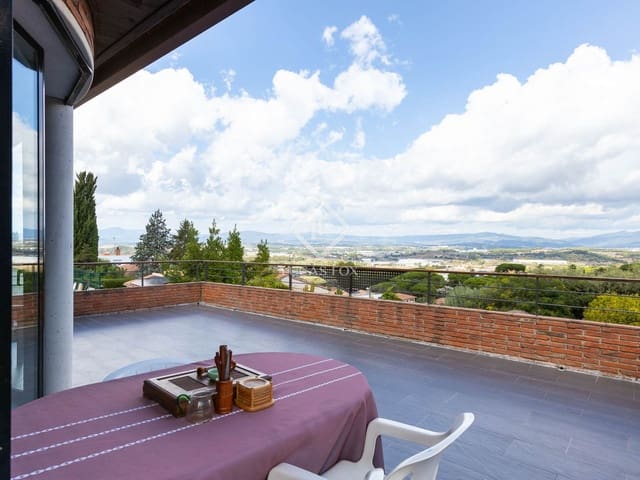 5 soveværelse Villa til salg i Vallromanes med swimmingpool garage - € 649.000 (Ref: 9354103)