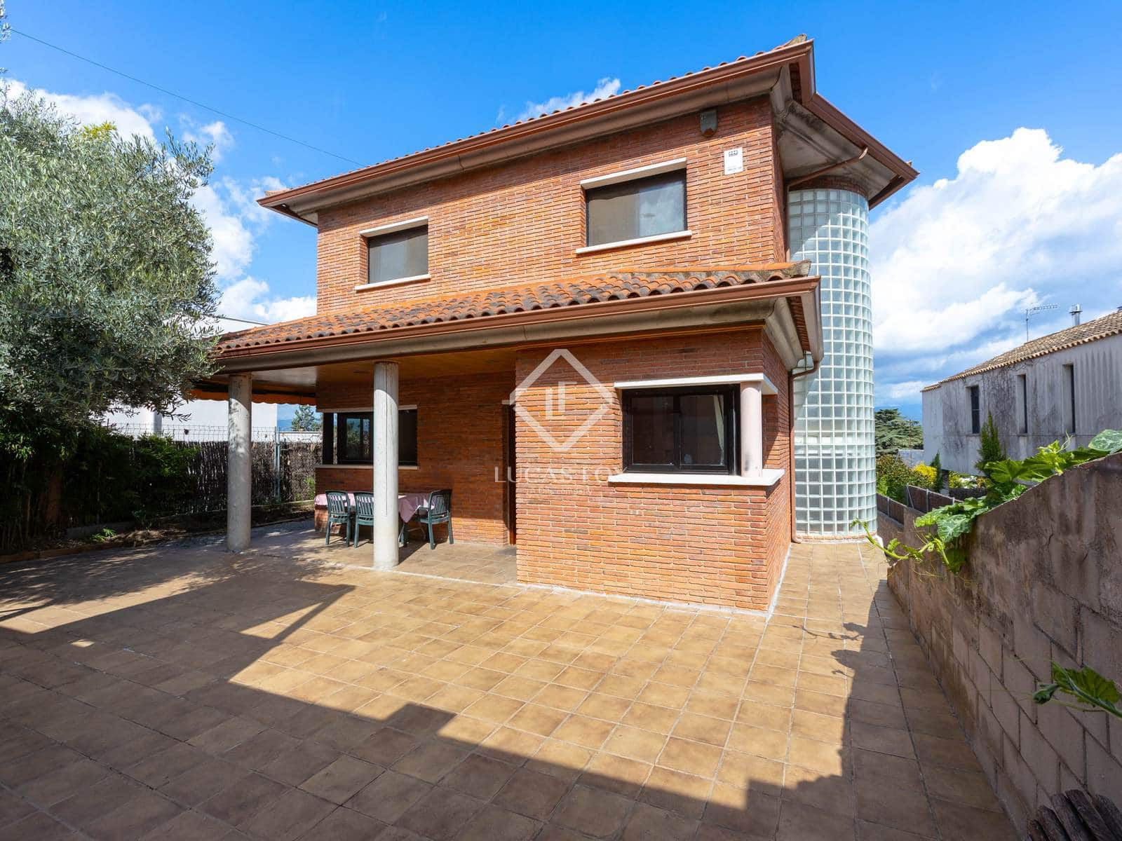 5 soveværelse Villa til salg i Vallromanes med swimmingpool garage - € 649.000 (Ref: 9354103)