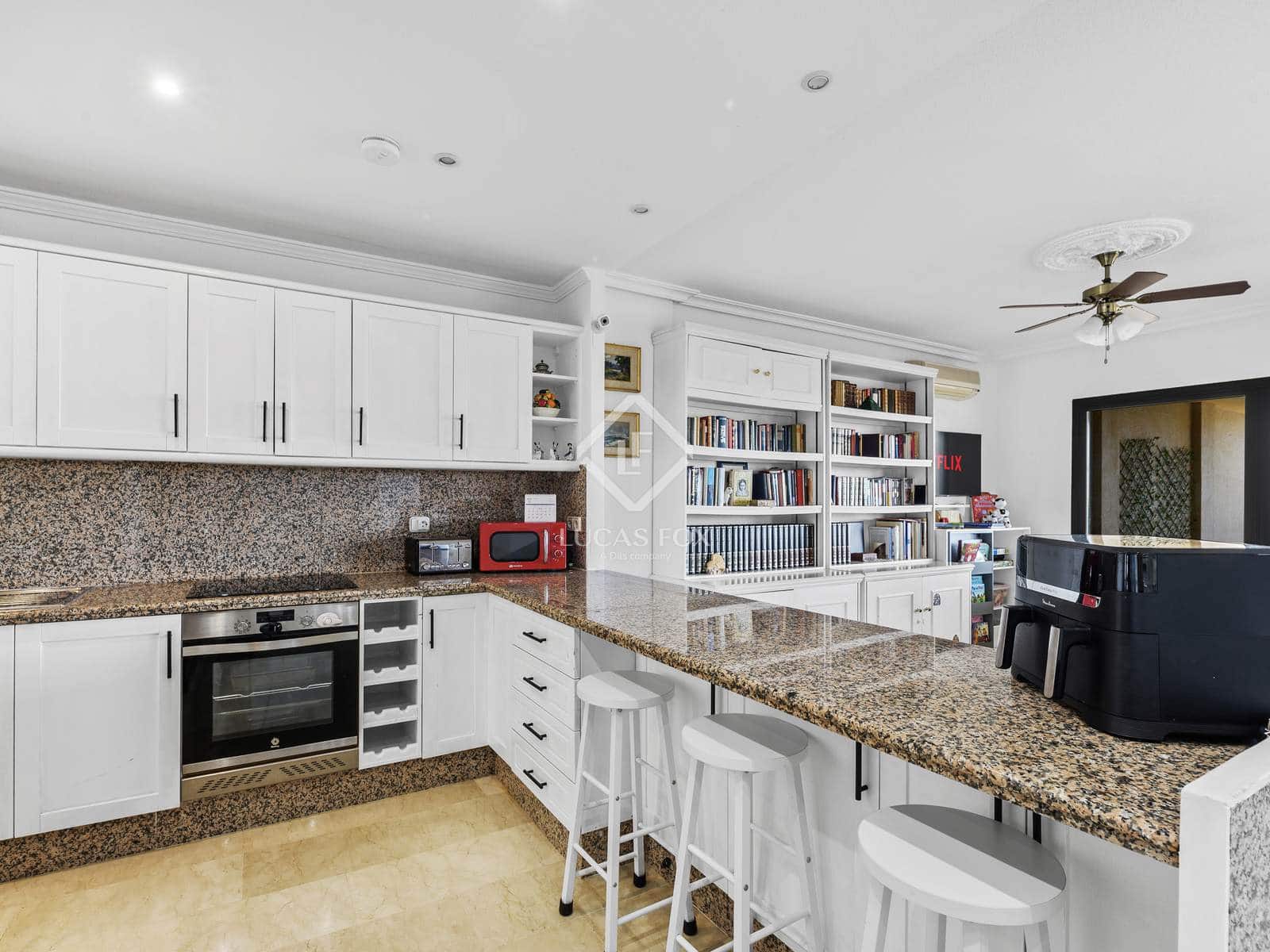 Ático de 2 habitaciones en Altea en venta con piscina garaje - 650.000 € (Ref: 9354513)