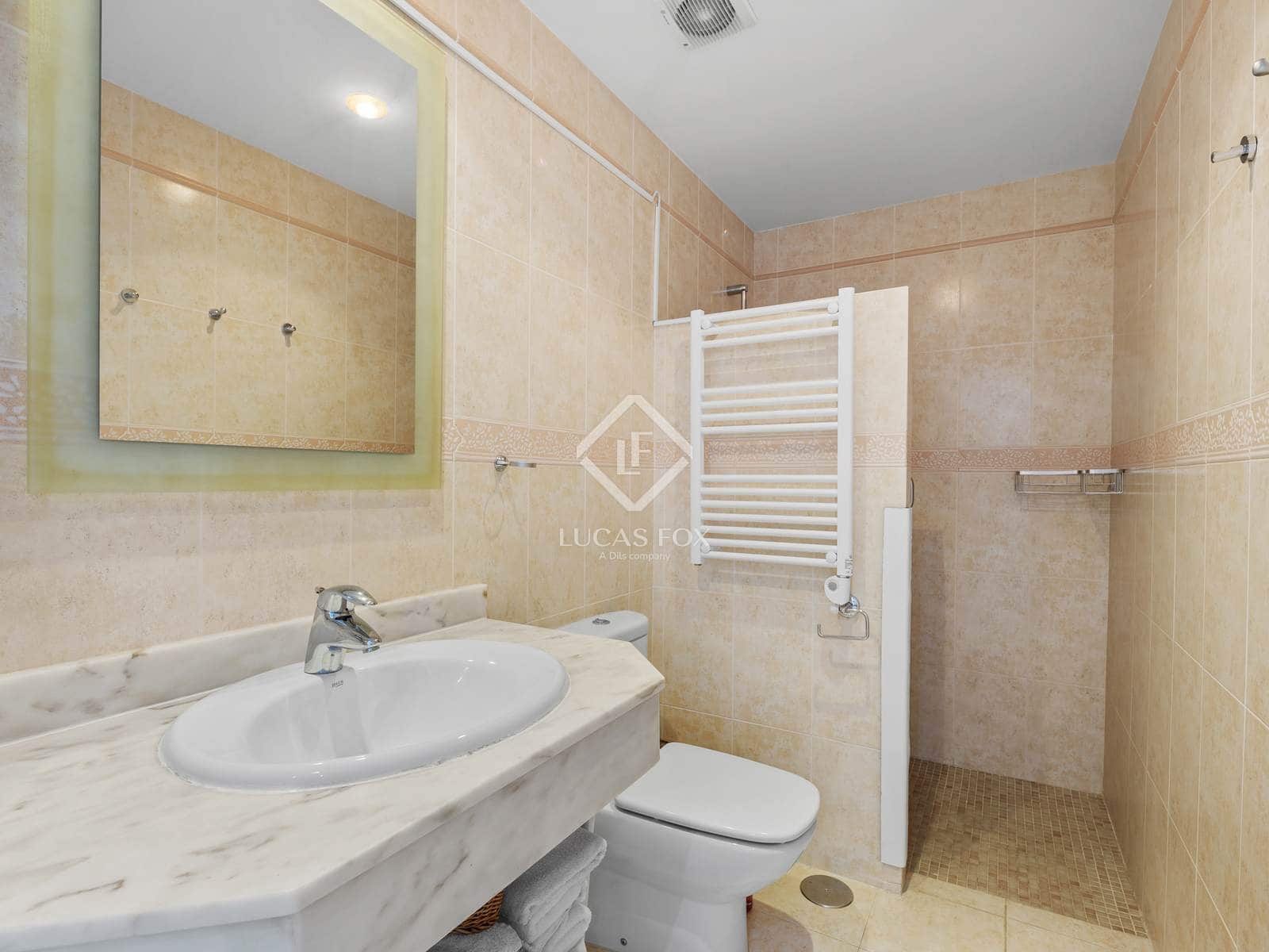 Ático de 2 habitaciones en Altea en venta con piscina garaje - 650.000 € (Ref: 9354513)