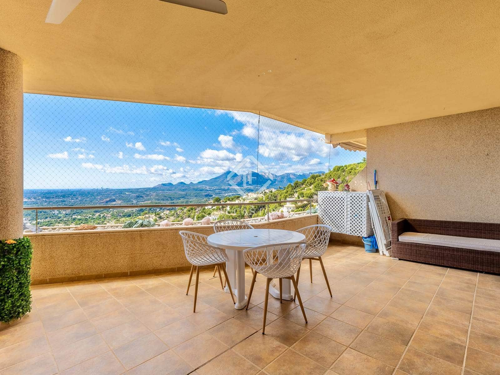 Ático de 2 habitaciones en Altea en venta con piscina garaje - 650.000 € (Ref: 9354513)