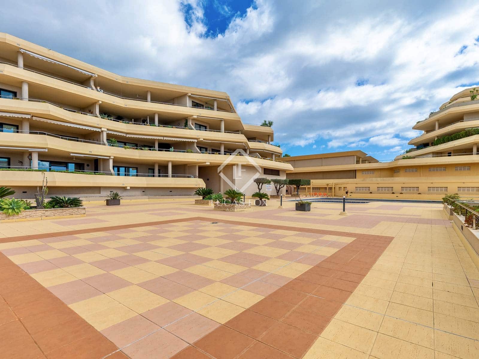 Ático de 2 habitaciones en Altea en venta con piscina garaje - 650.000 € (Ref: 9354513)