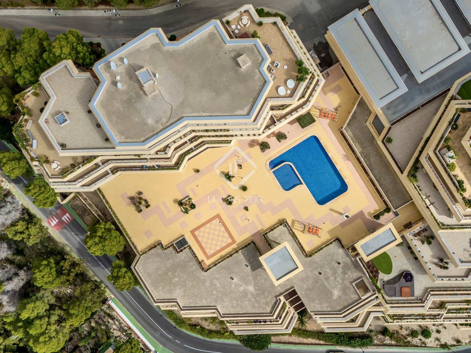 Ático de 2 habitaciones en Altea en venta con piscina garaje - 650.000 € (Ref: 9354513)