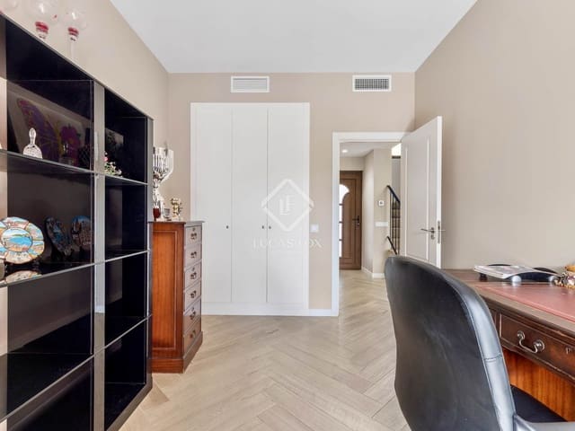 4 soveværelse Villa til salg i Finestrat med swimmingpool garage - € 1.050.000 (Ref: 9354514)